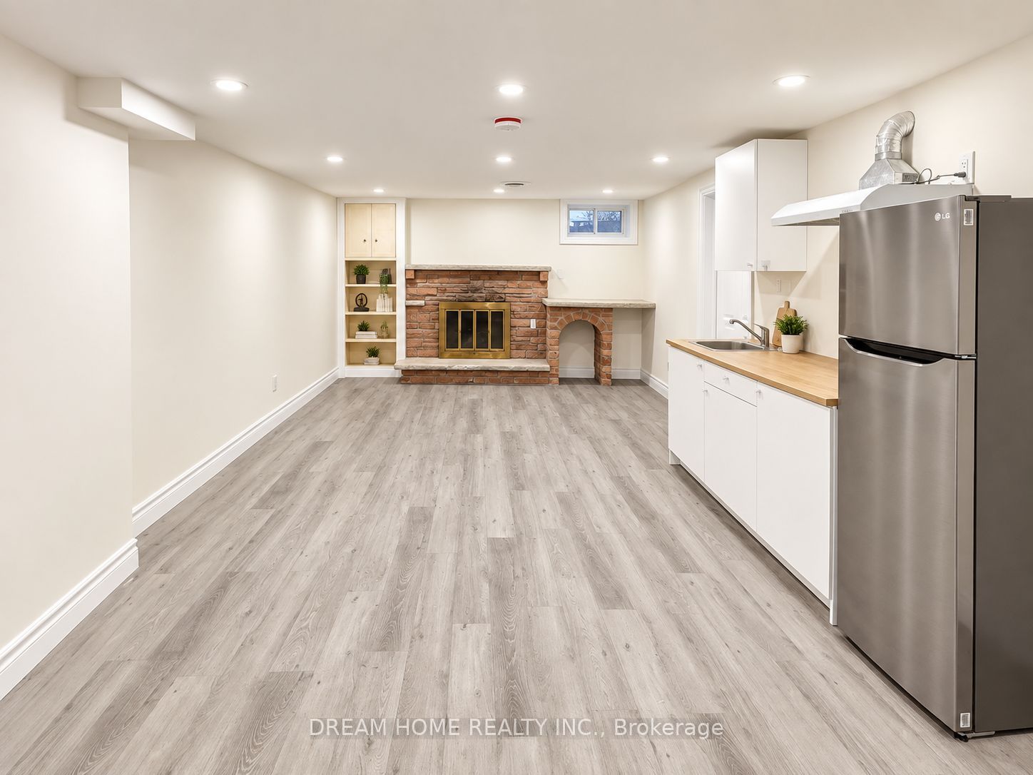 70 Rainier Square Property Photo 3
