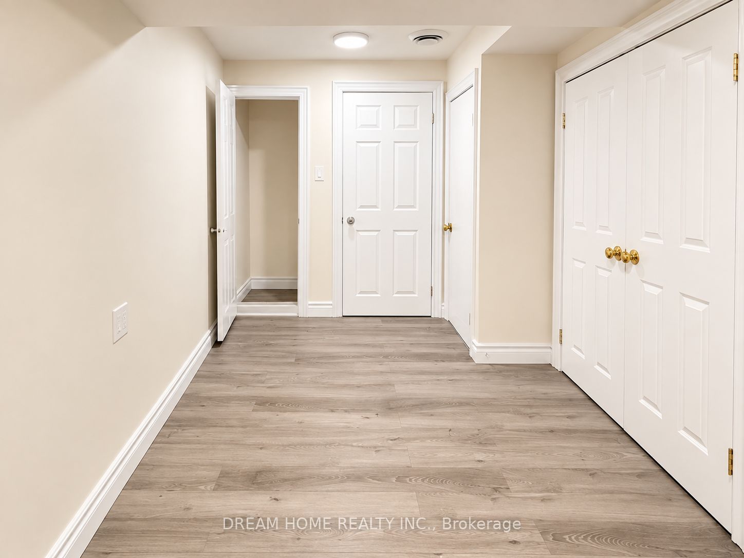70 Rainier Square Property Photo 8