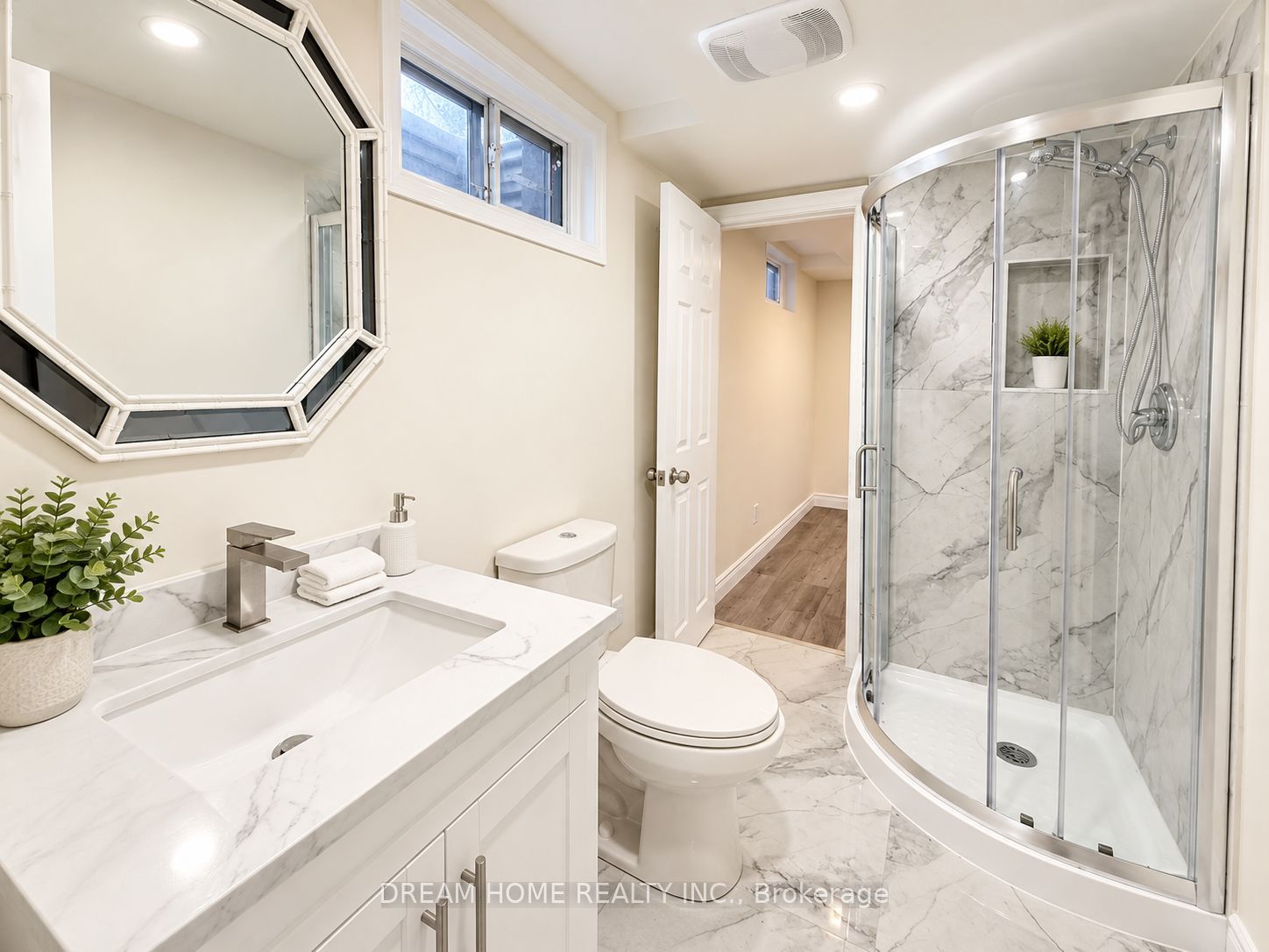 70 Rainier Square Property Photo 9