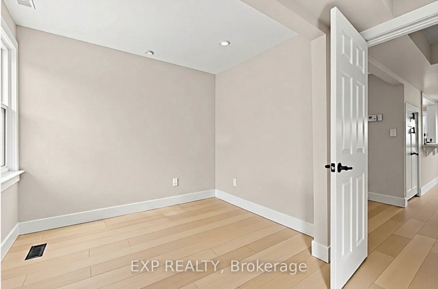 780 Oxford Street Property Photo 7