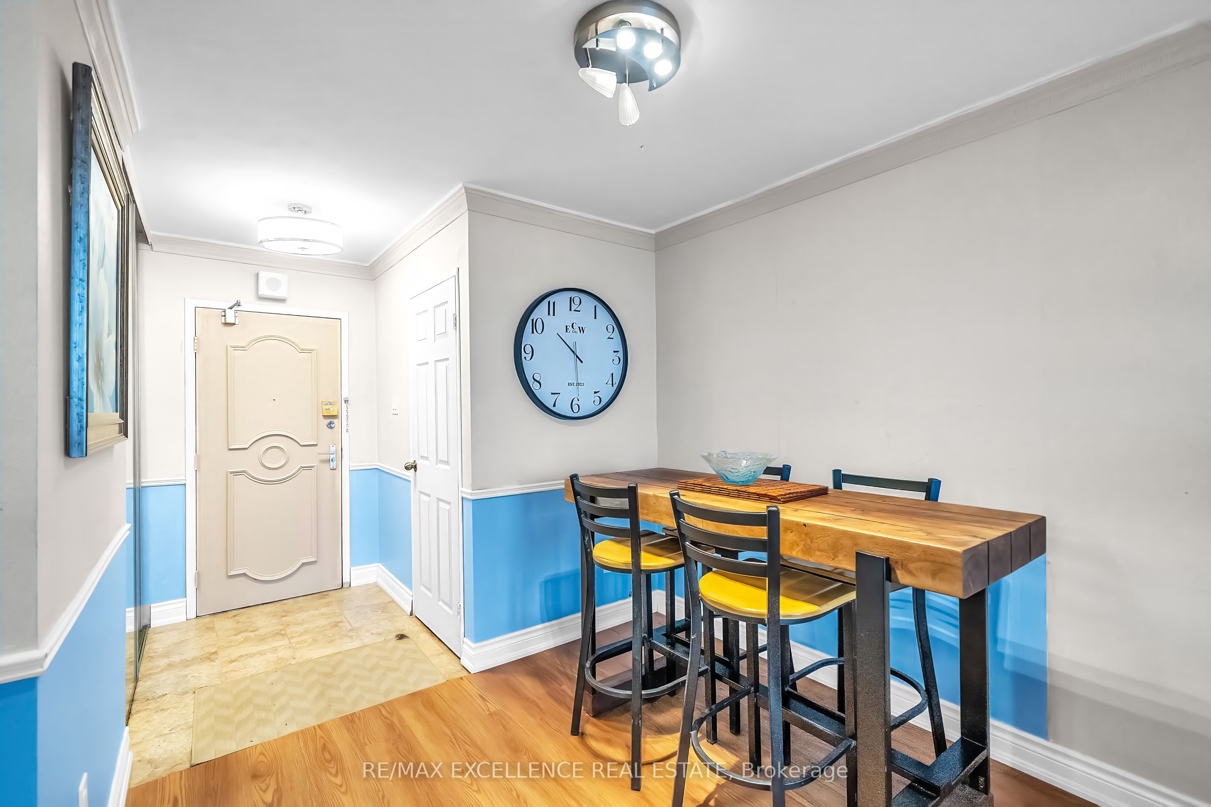 44 Falby Court 1402 Property Photo 3