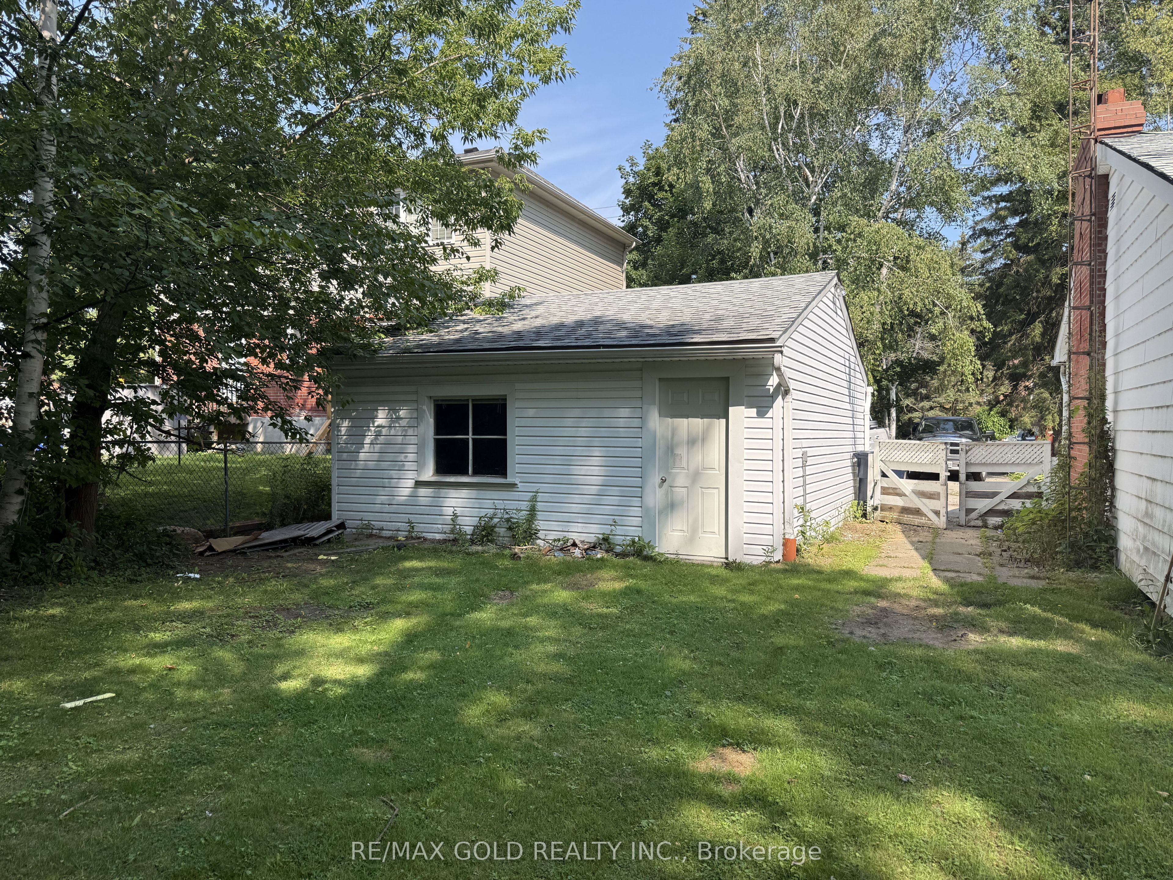 366 Beechgrove Drive Property Photo 2