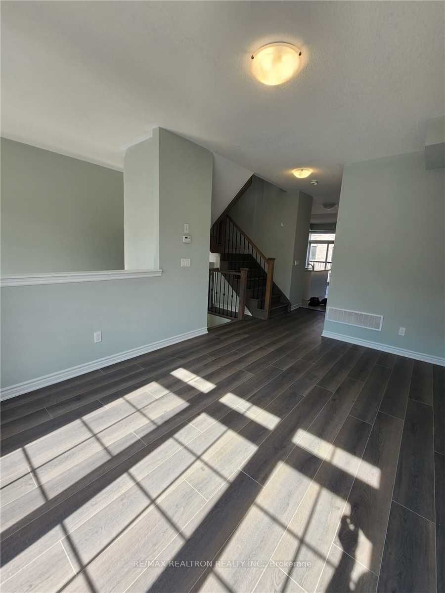 8 Royal Collection Way Property Photo 4