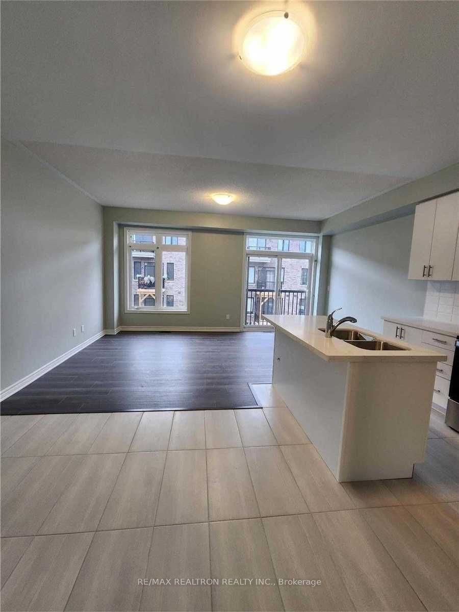 8 Royal Collection Way Property Photo 6