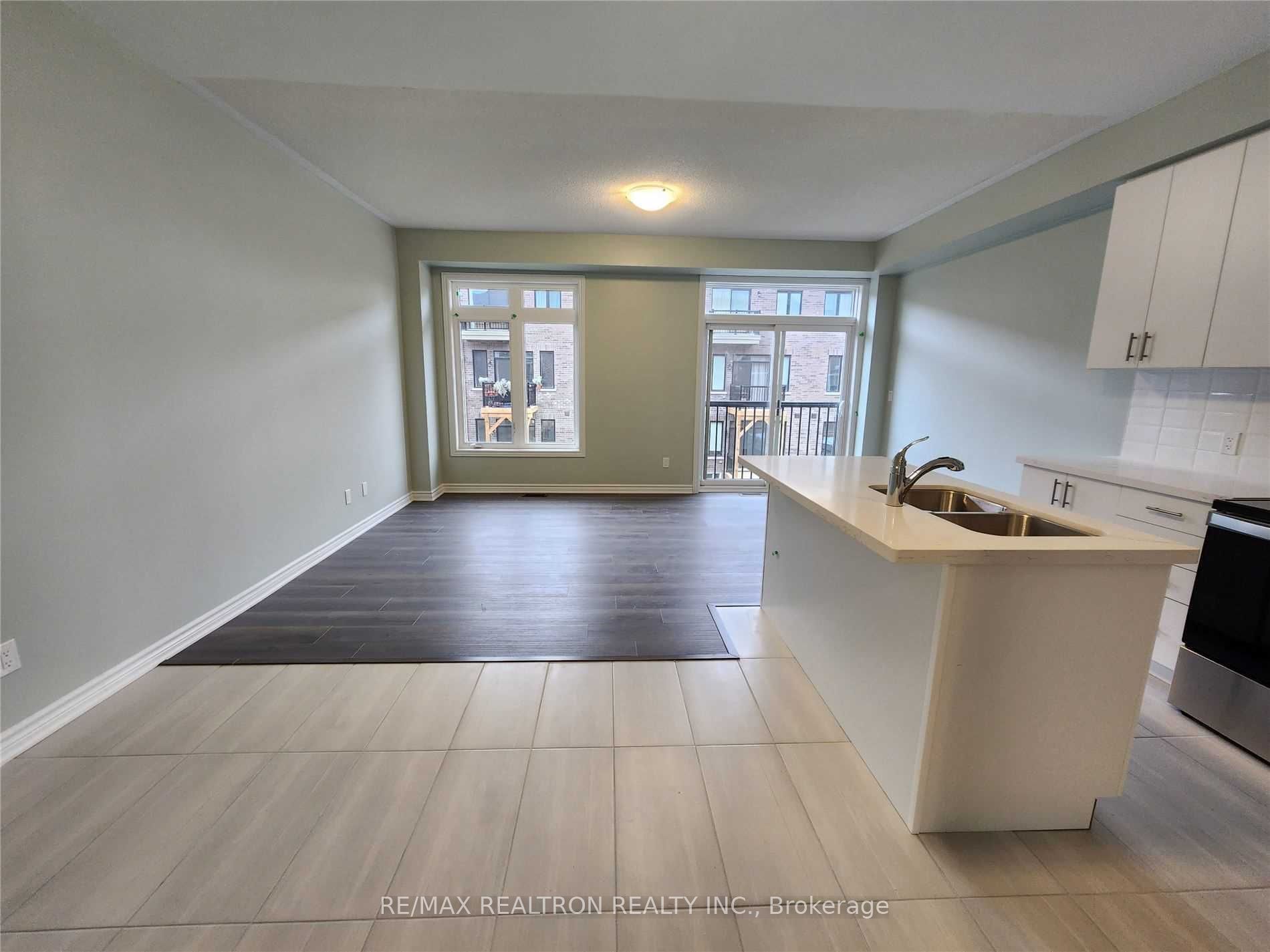 8 Royal Collection Way Property Photo 10