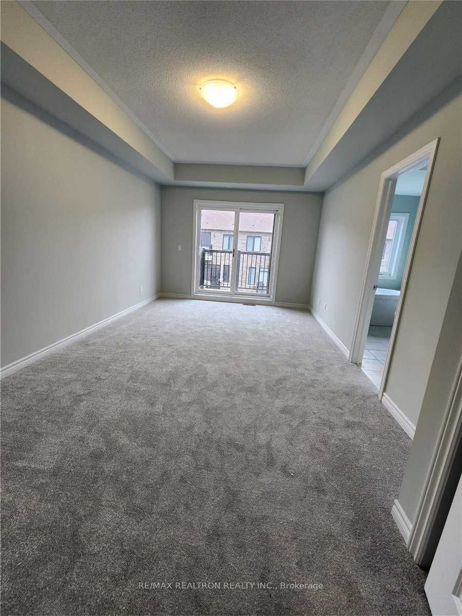 8 Royal Collection Way Property Photo 12