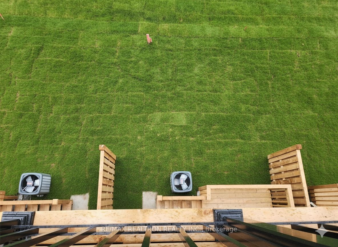 8 Royal Collection Way Property Photo 22