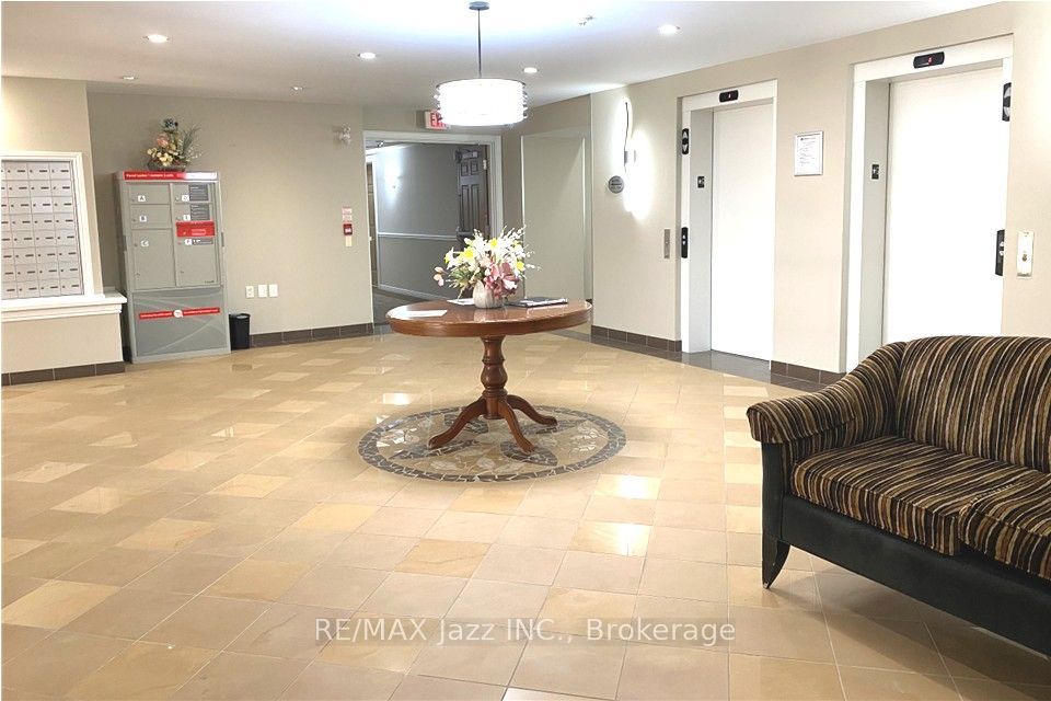 61 Clarington Boulevard 102 Property Photo 4