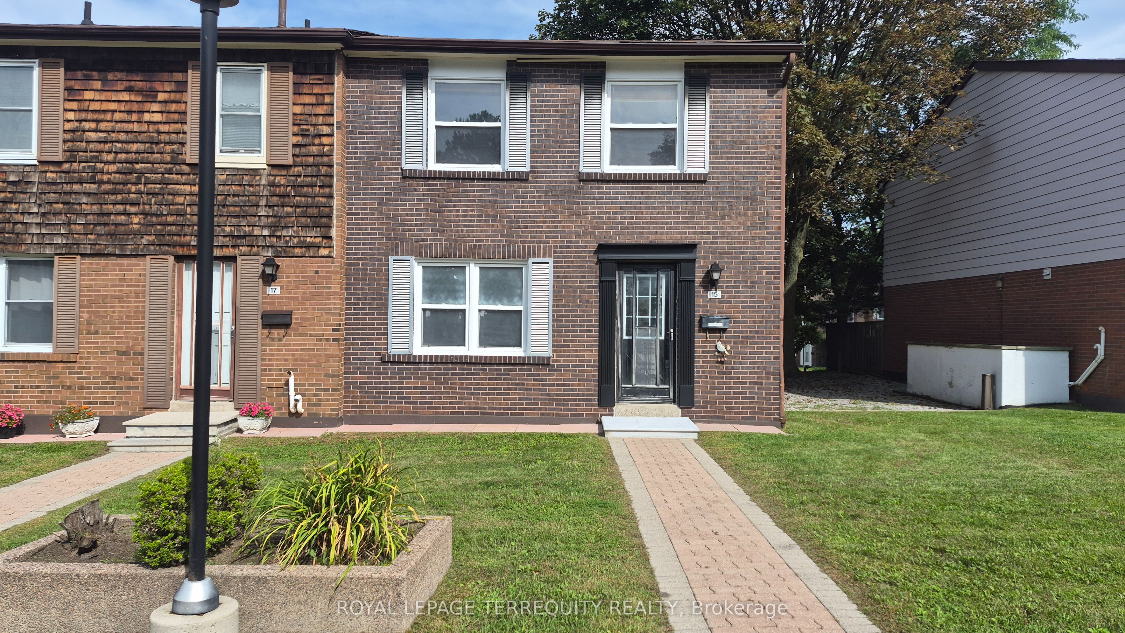 15 Brimwood Boulevard 15 Property Photo 1