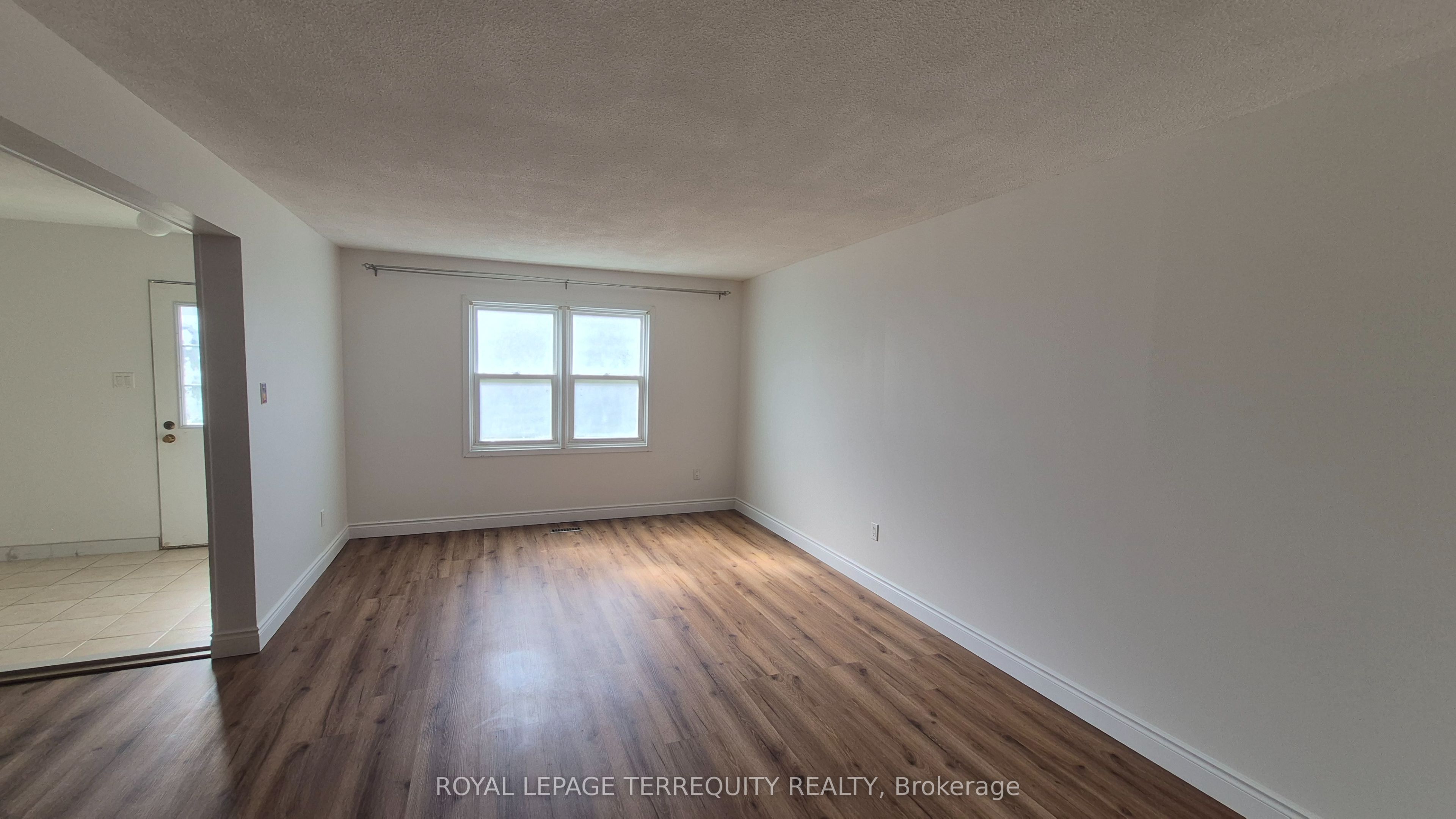 15 Brimwood Boulevard 15 Property Photo 3