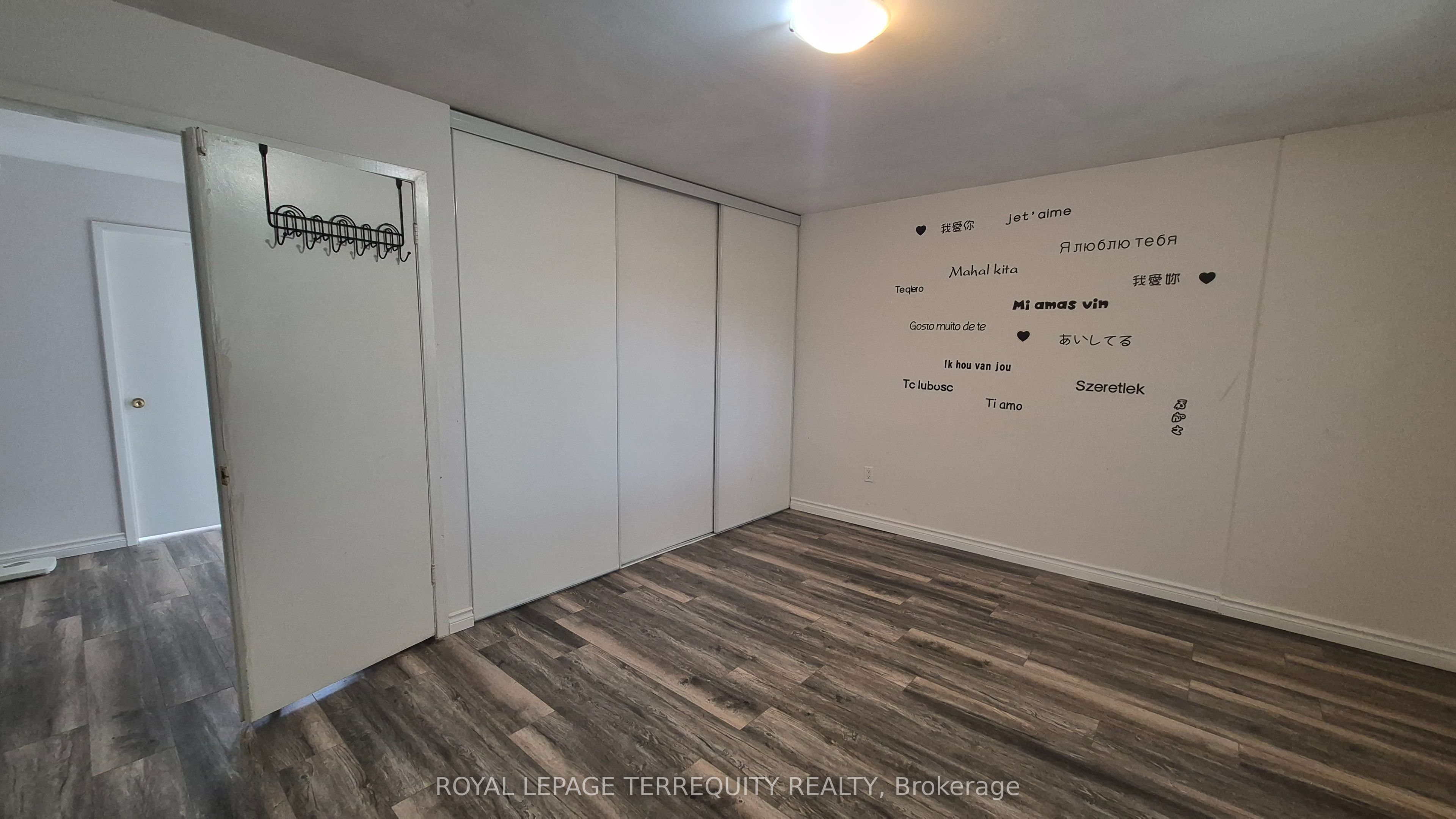 15 Brimwood Boulevard 15 Property Photo 8