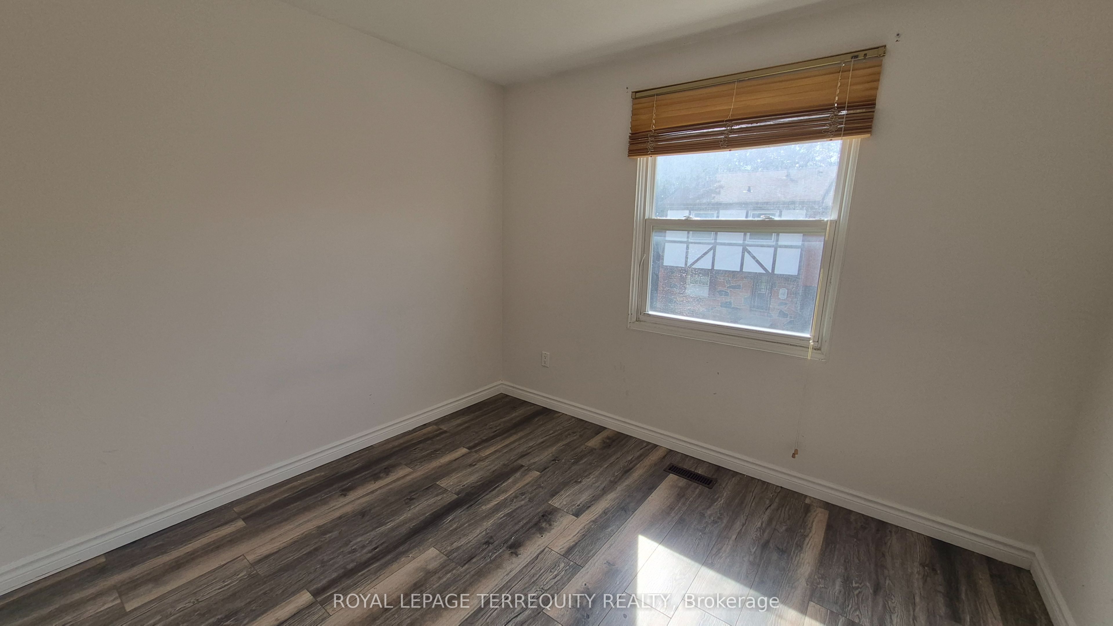 15 Brimwood Boulevard 15 Property Photo 11