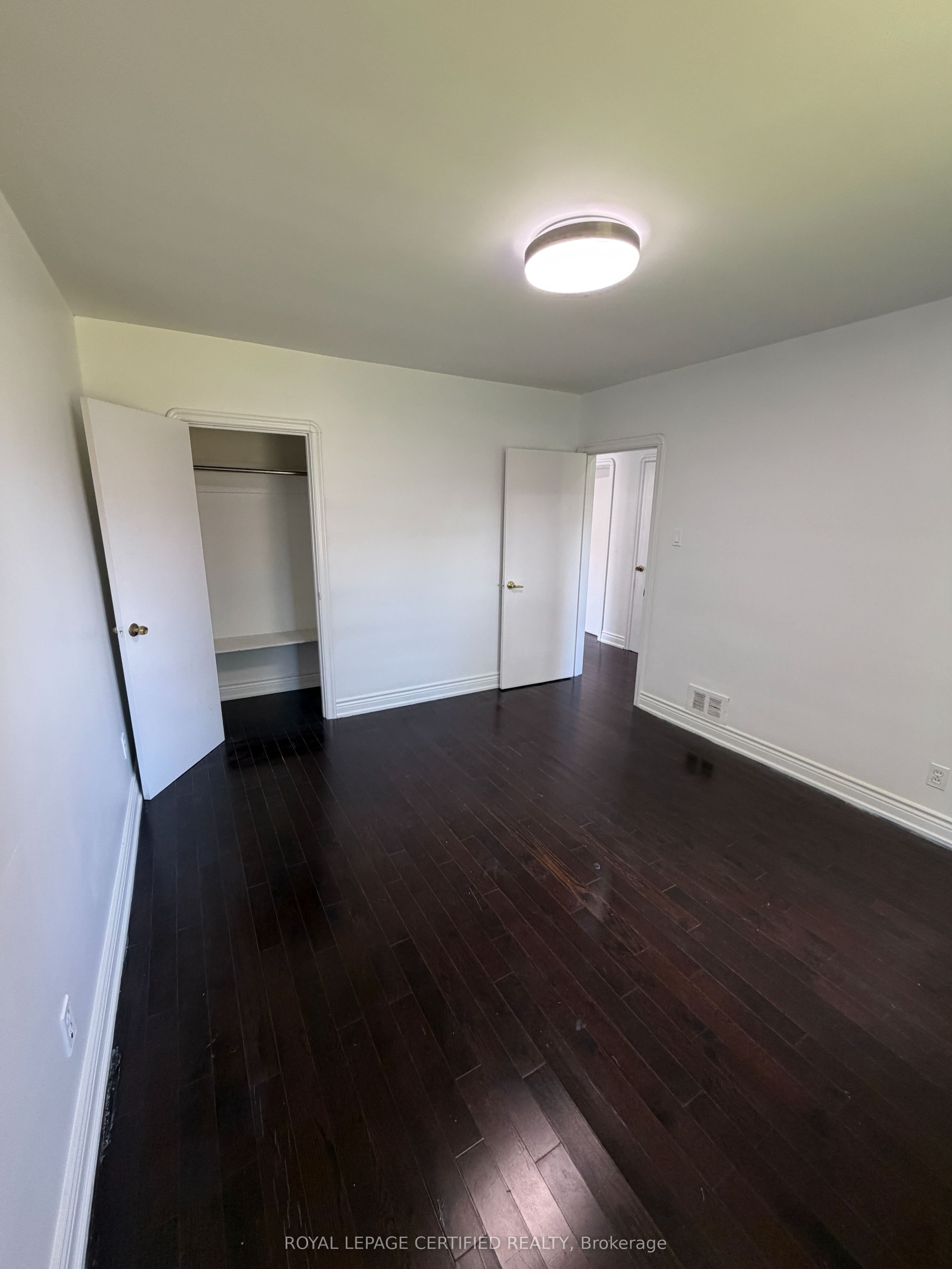 109 Hiscock Boulevard Main Property Photo 5