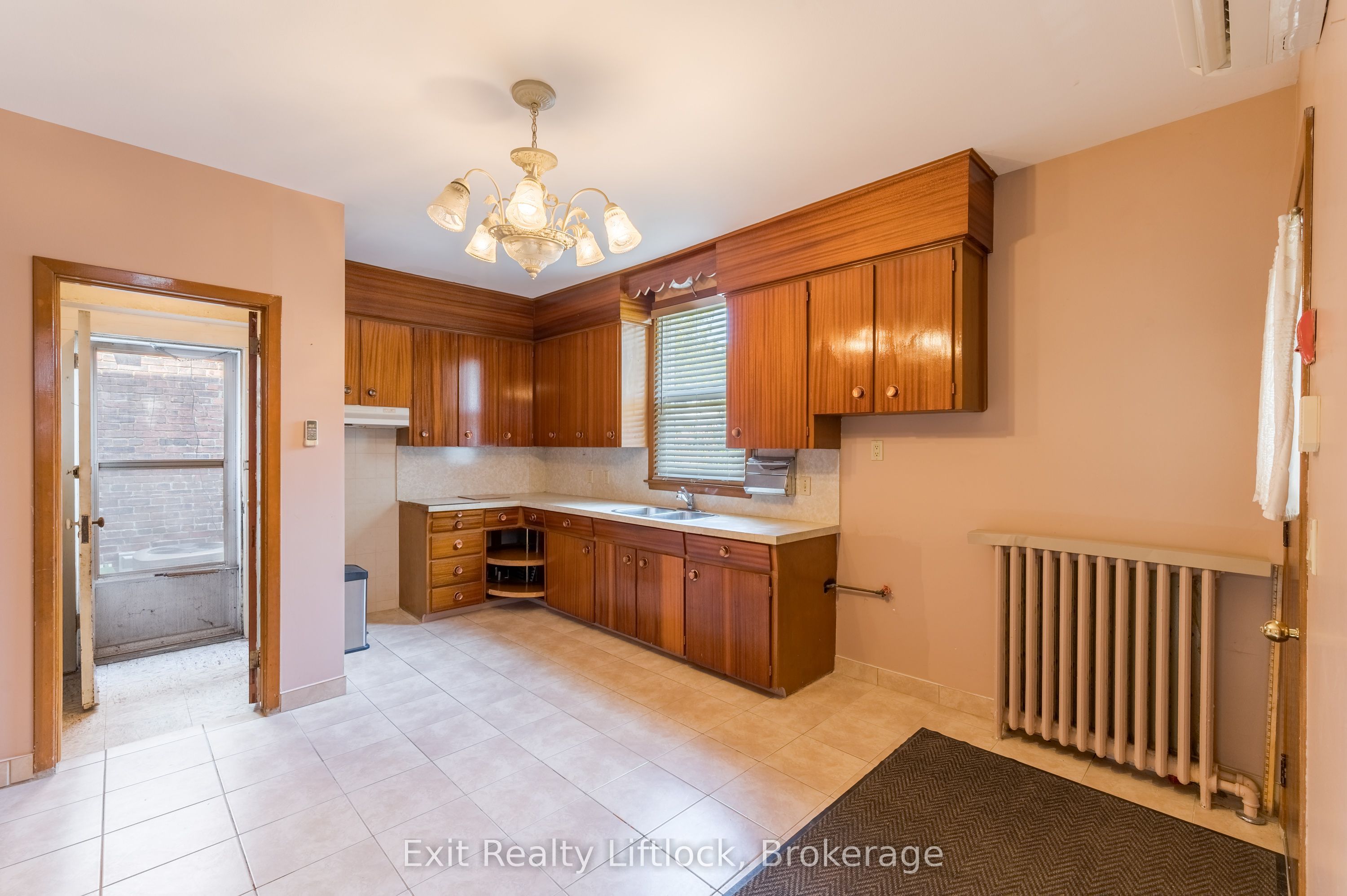 843 Logan Avenue Property Photo 5