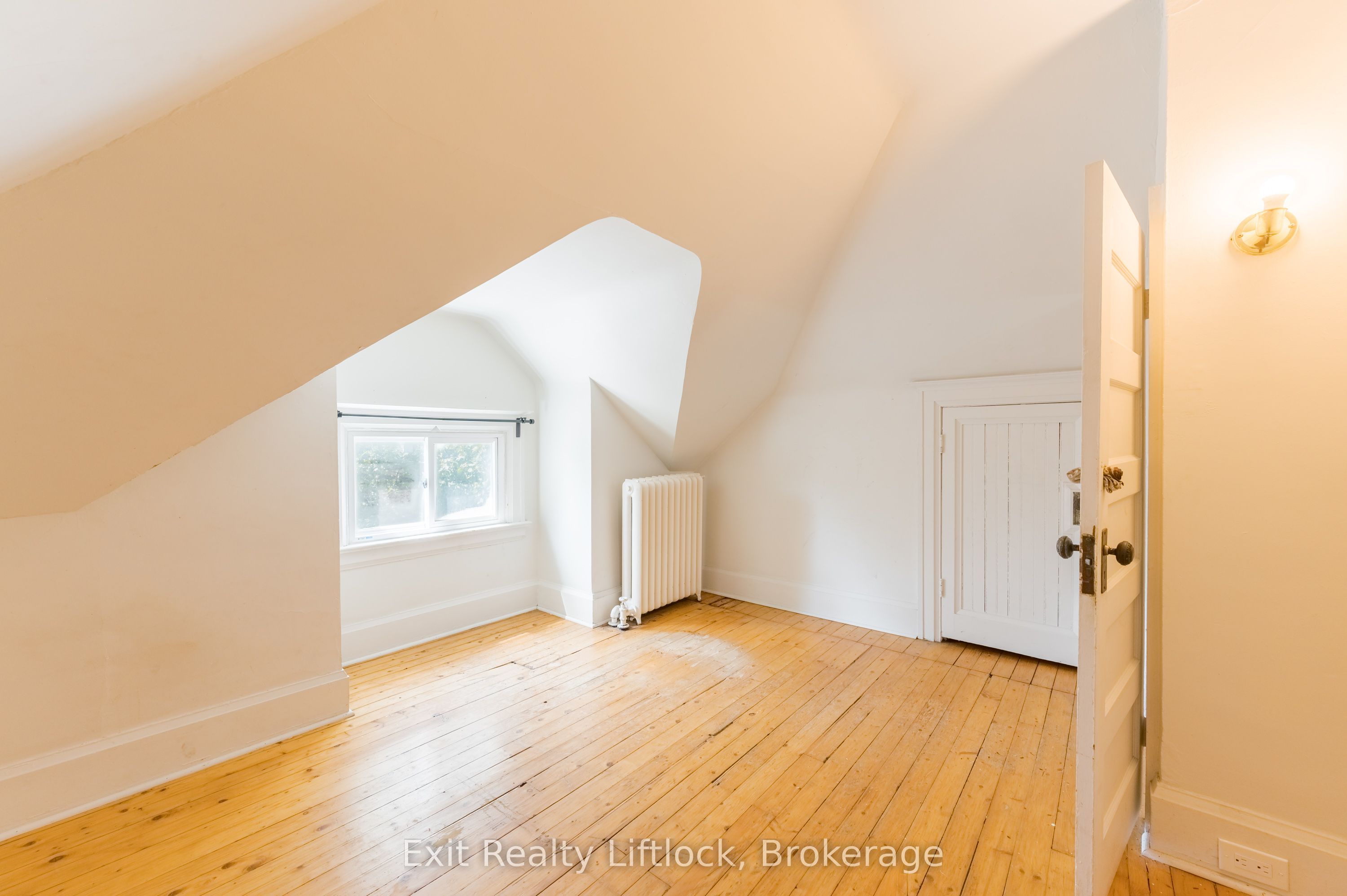 843 Logan Avenue Property Photo 27