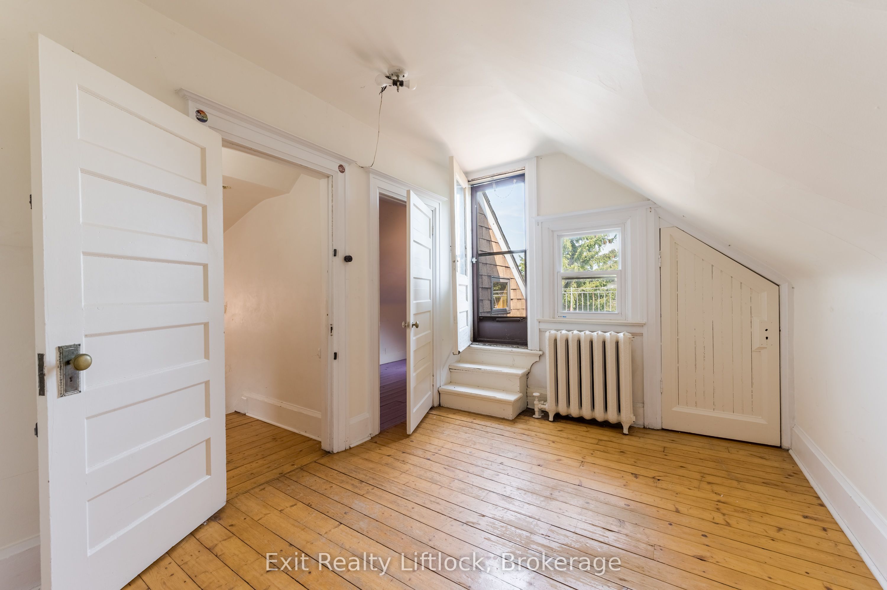 843 Logan Avenue Property Photo 28