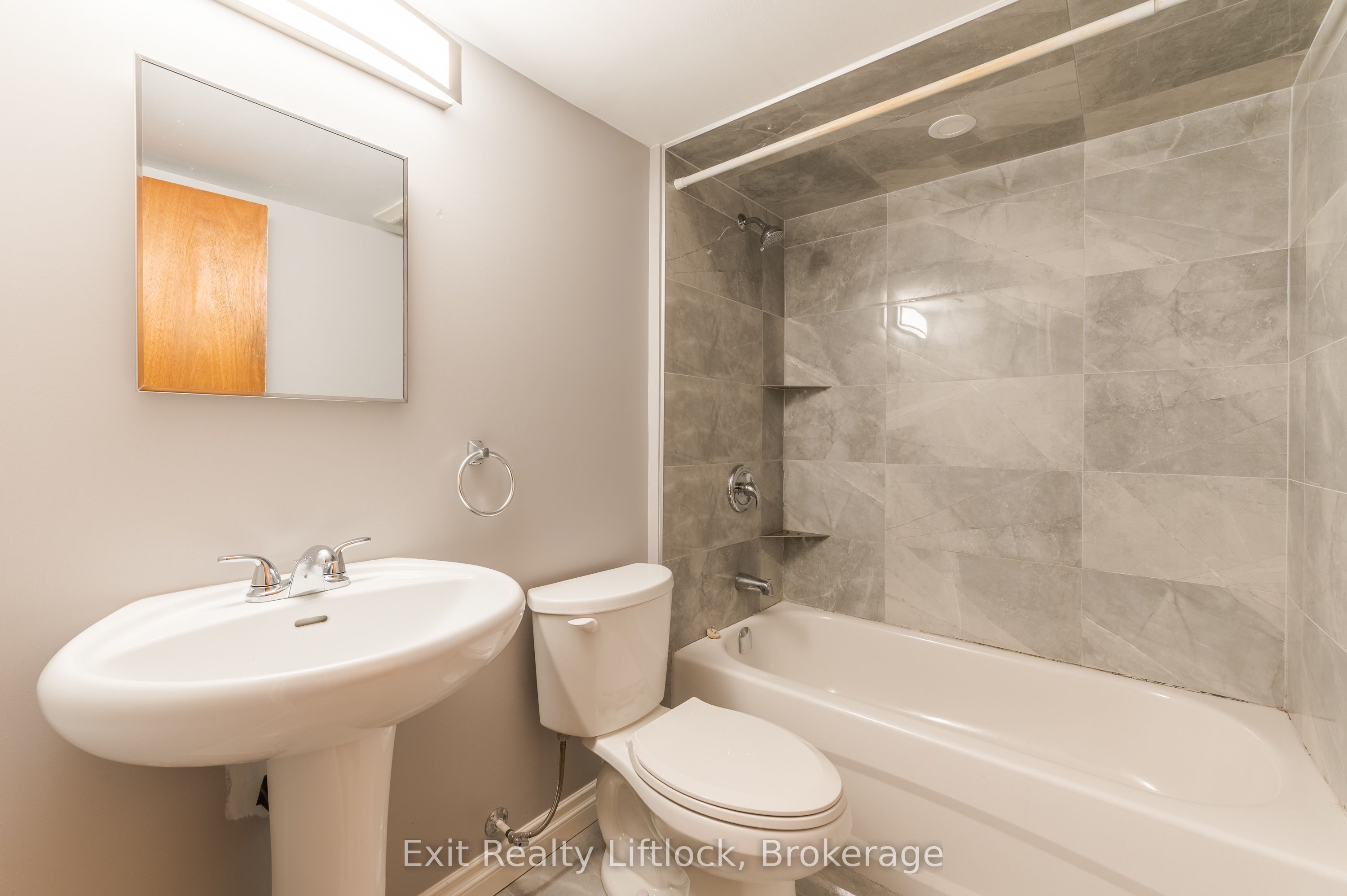 843 Logan Avenue Property Photo 39