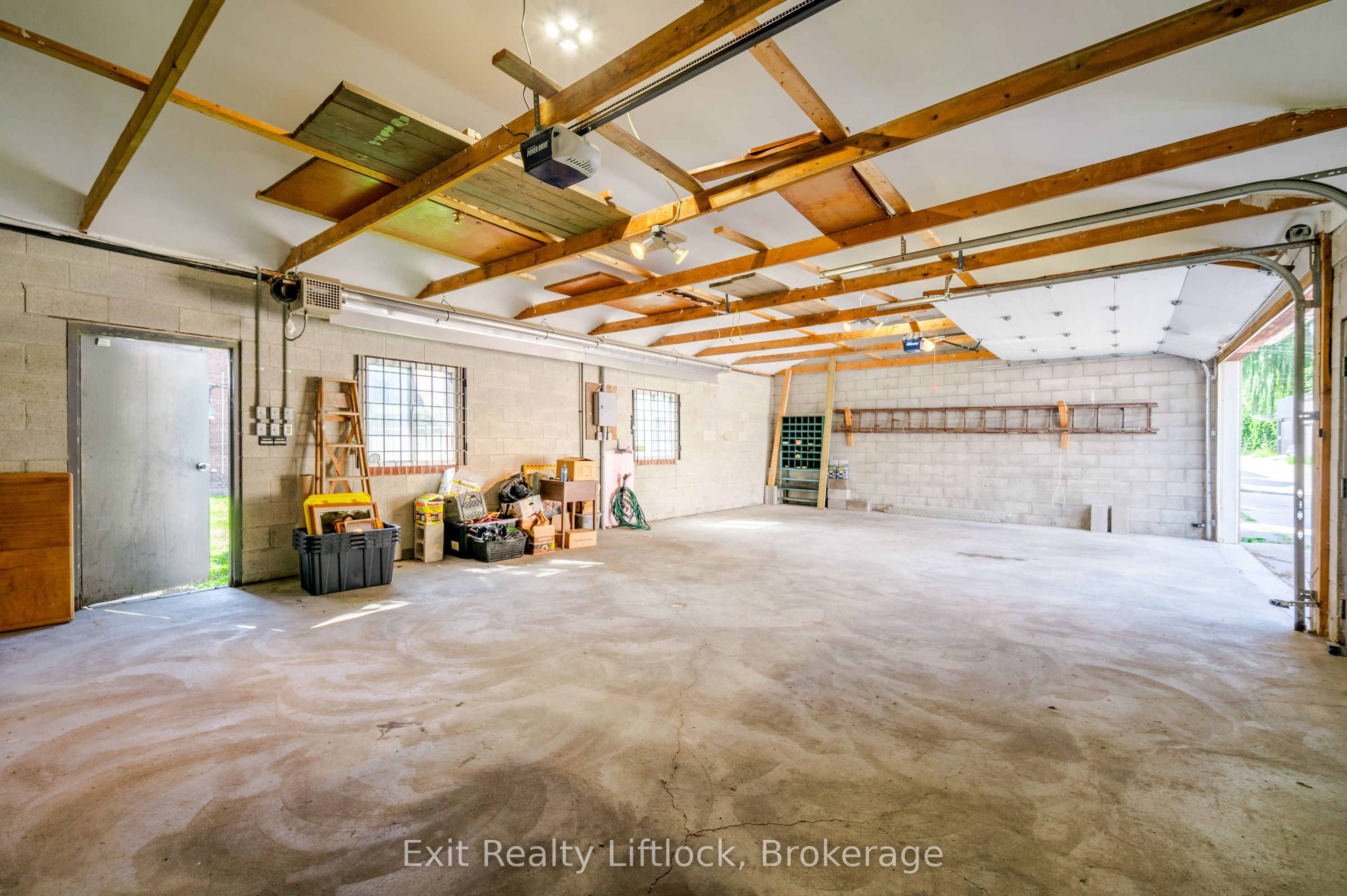 843 Logan Avenue Property Photo 43