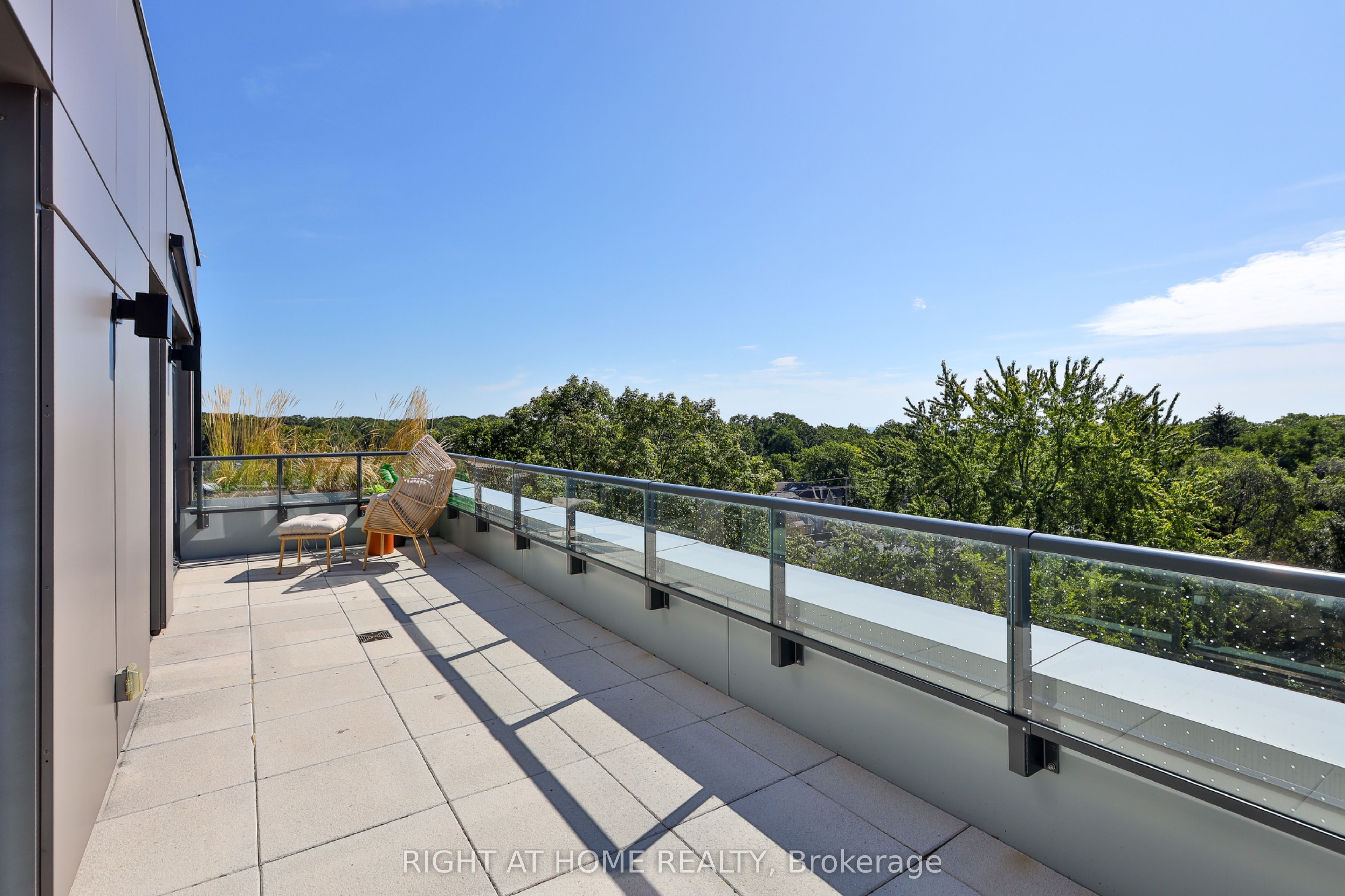1161 Kingston Road 508 Property Photo 2