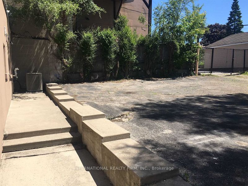 1517-19 O Connor Drive Property Photo 11