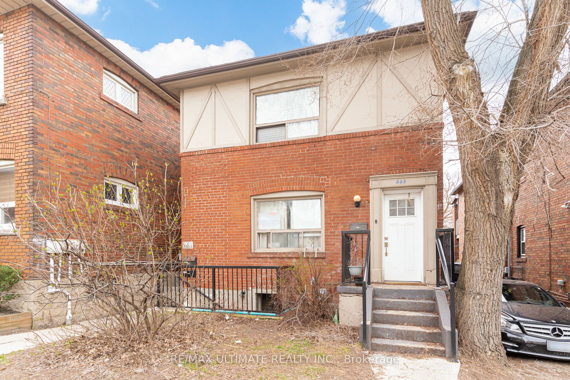 533 Kingston Road Property Photo 1