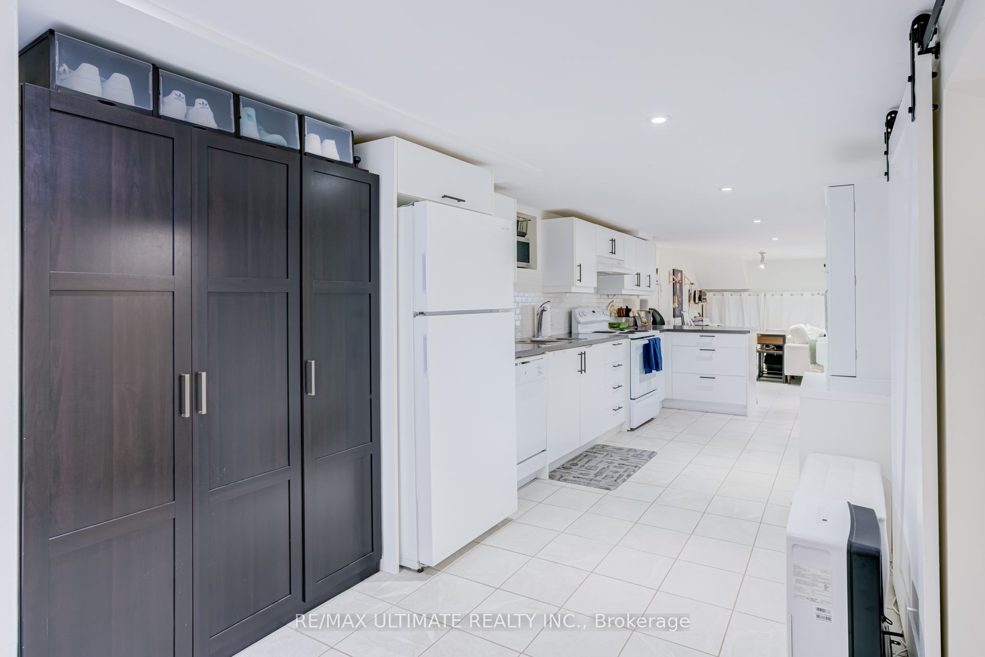533 Kingston Road Property Photo 6