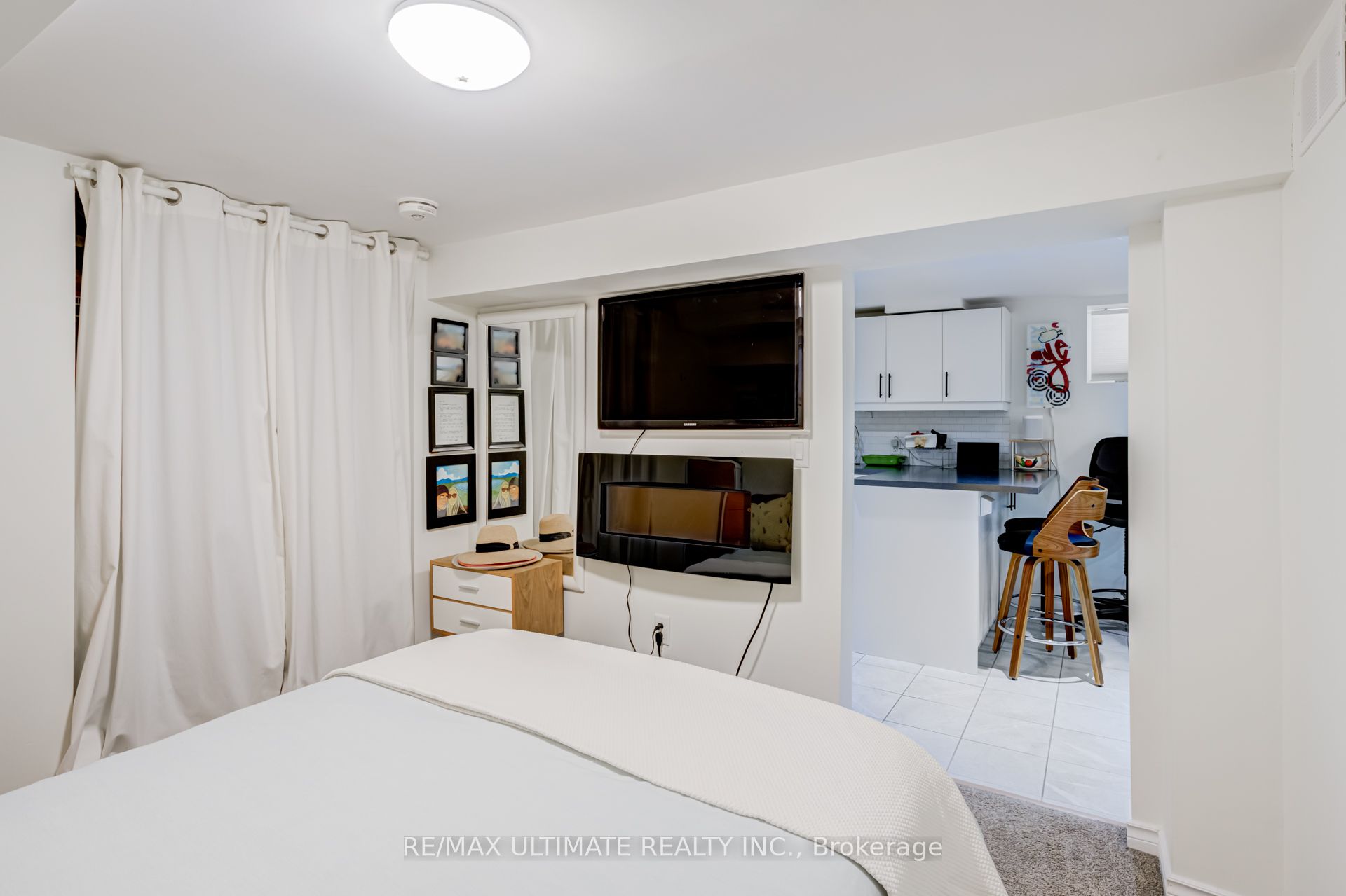 533 Kingston Road Property Photo 21