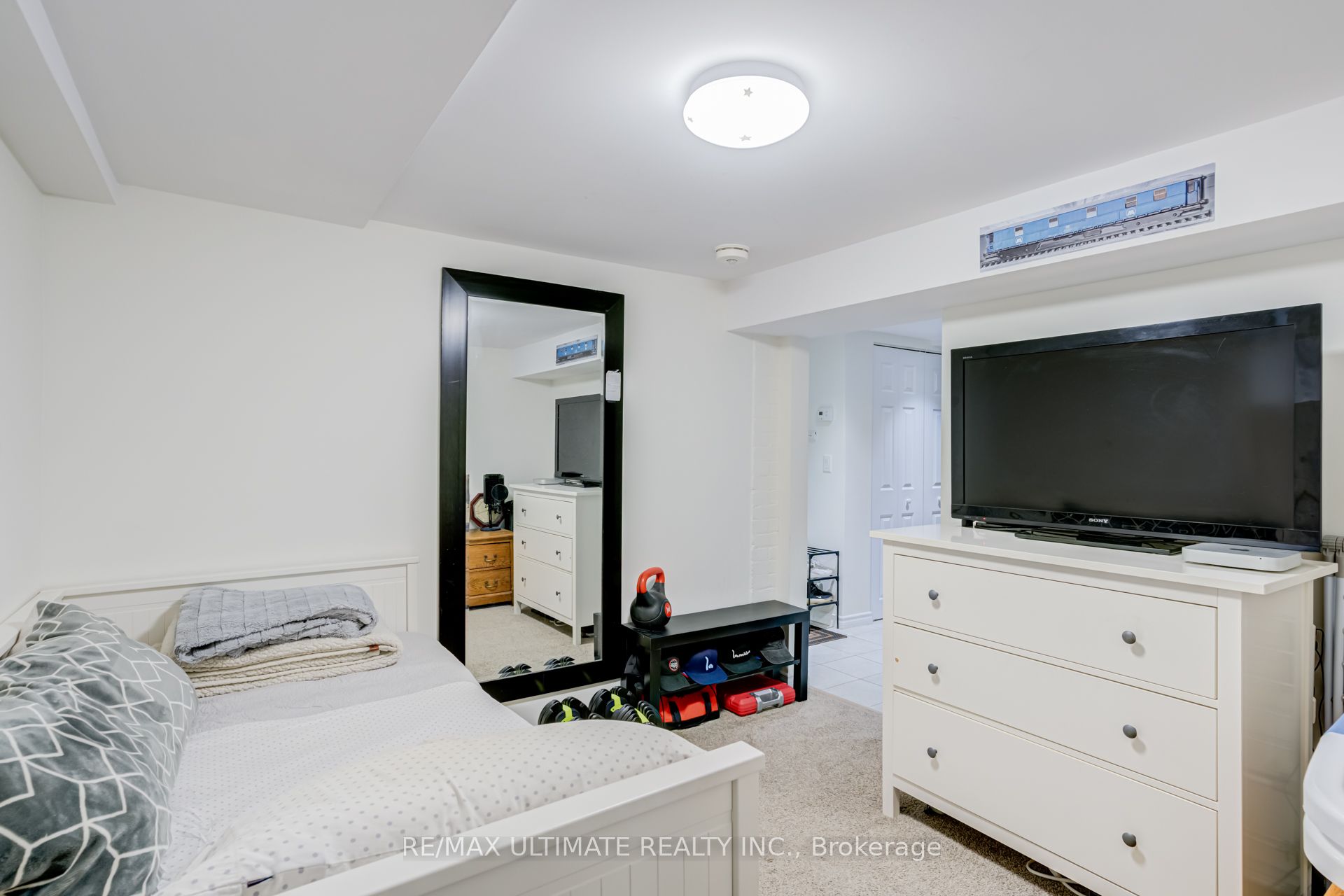 533 Kingston Road Property Photo 23