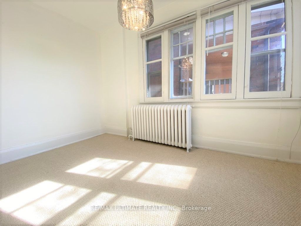 533 Kingston Road Property Photo 45