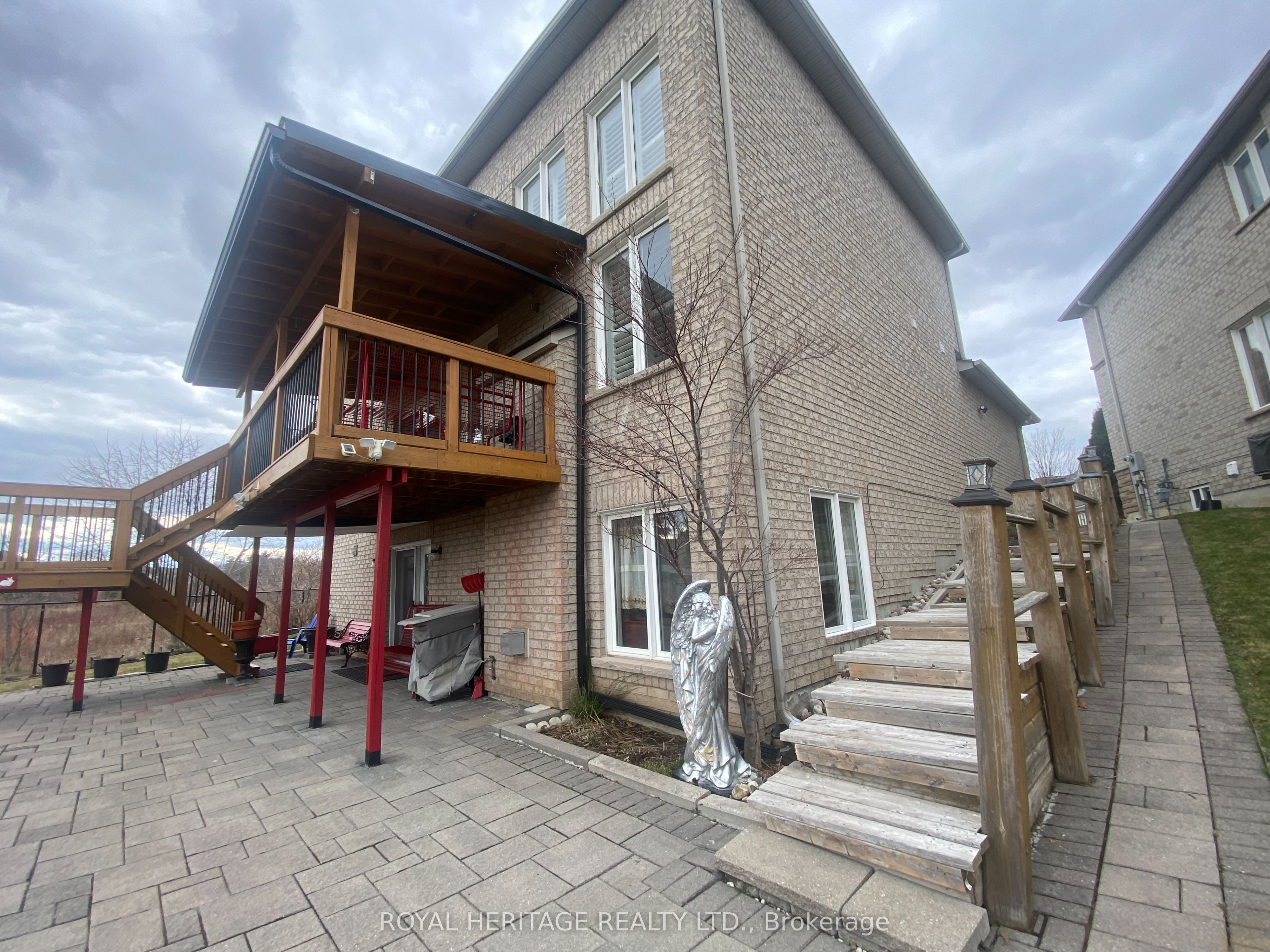 15 Sirius Crescent Property Photo 3