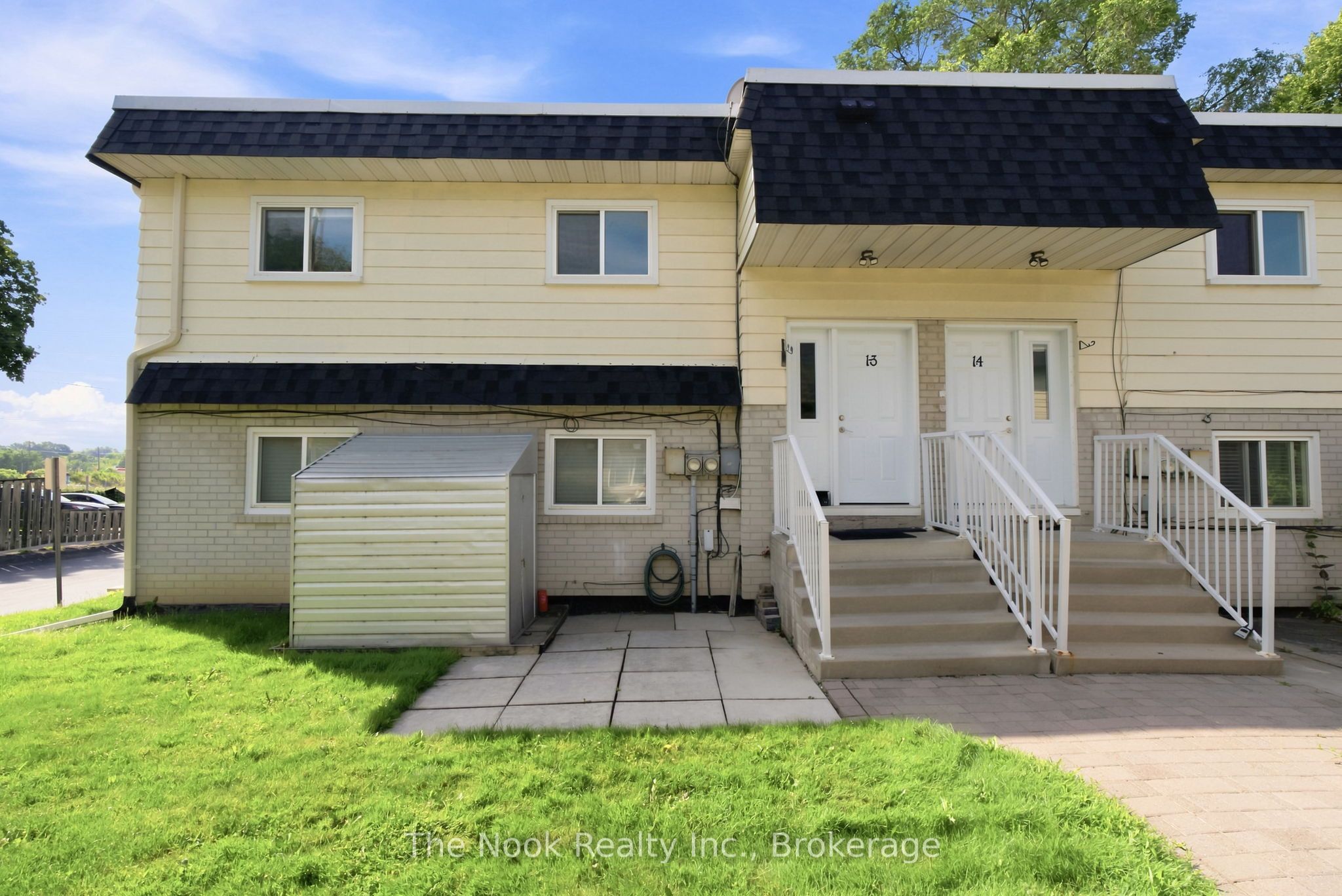 540 Mary Street E 1-3 Property Photo 1