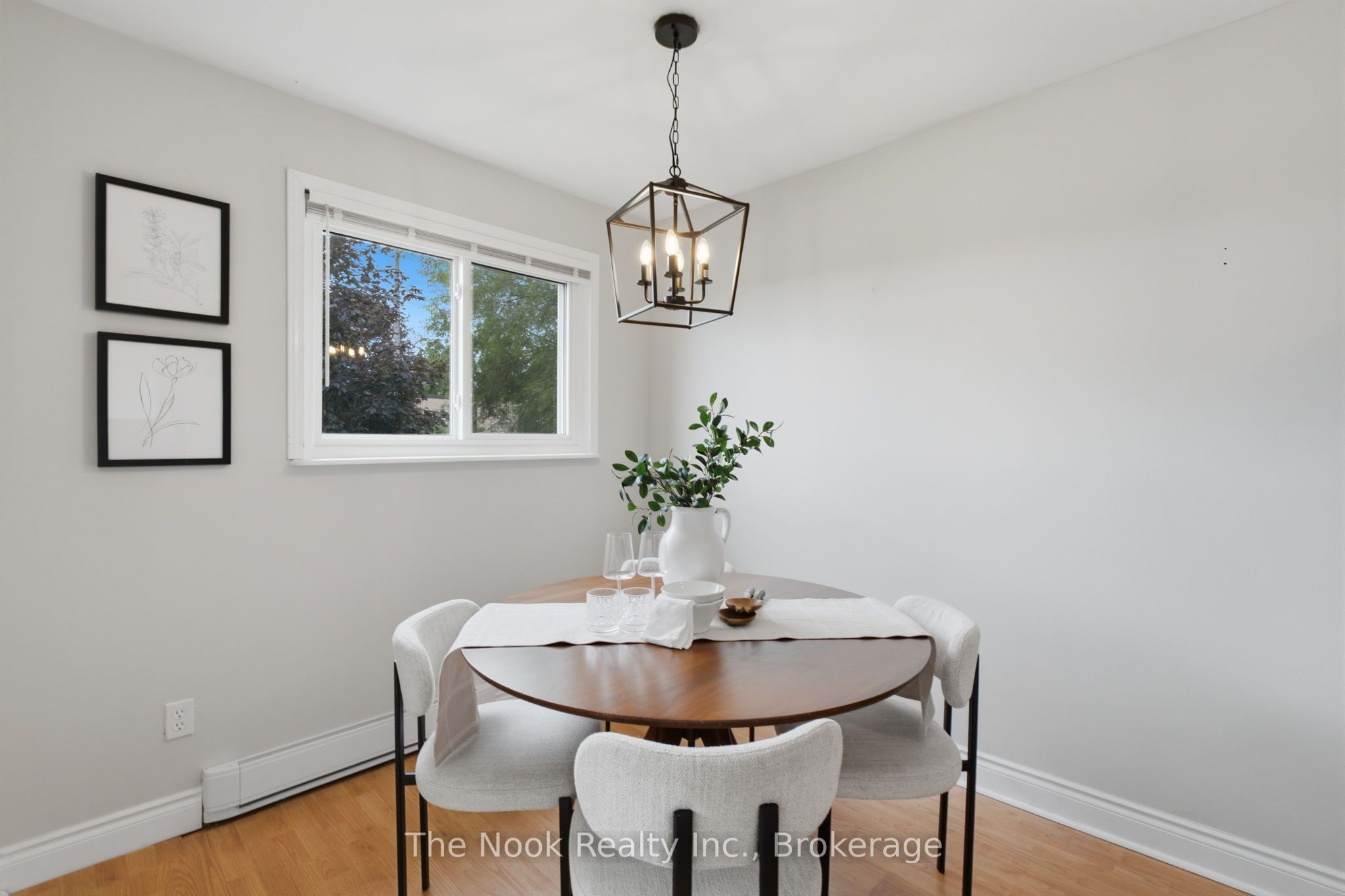 540 Mary Street E 1-3 Property Photo 12