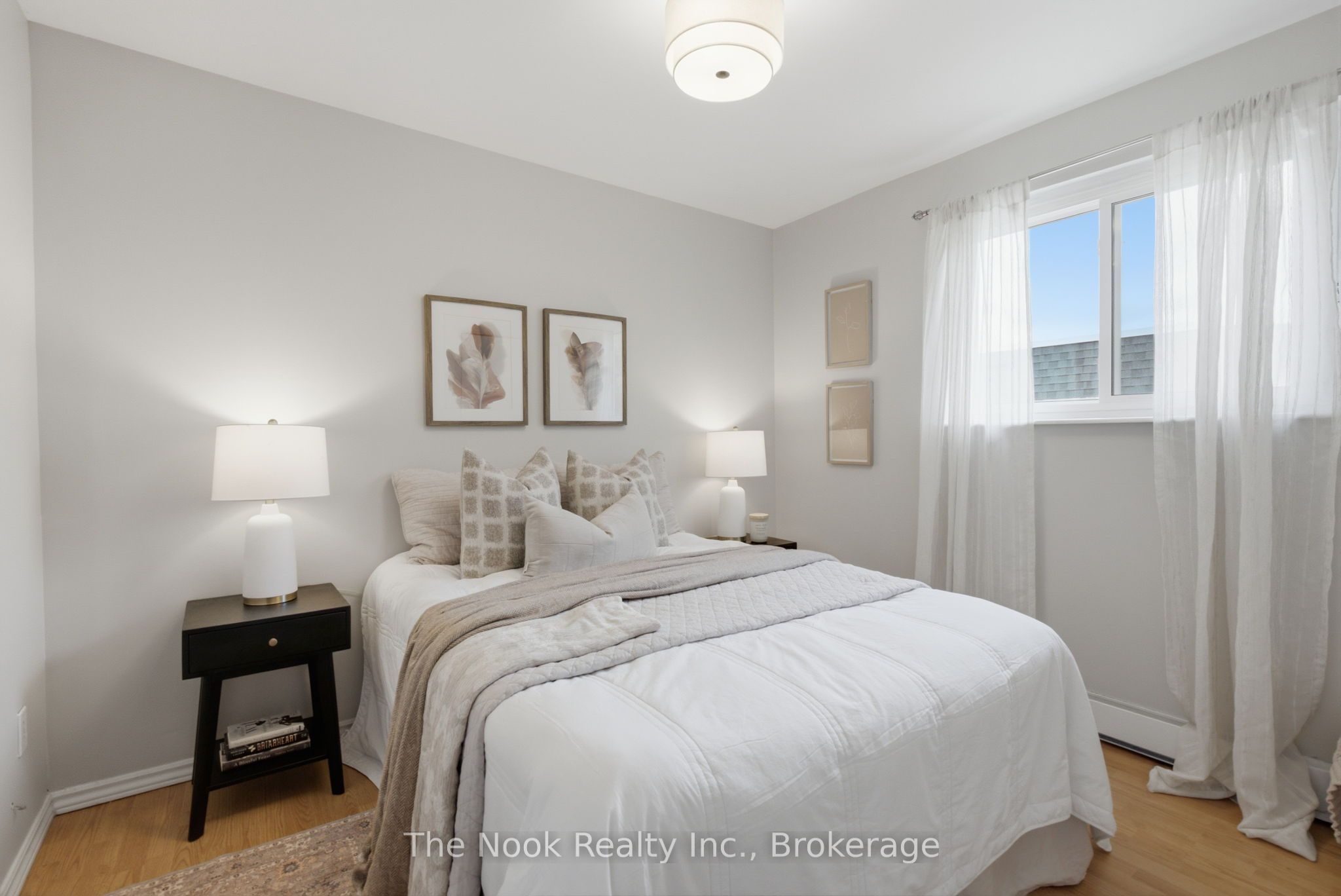 540 Mary Street E 1-3 Property Photo 21