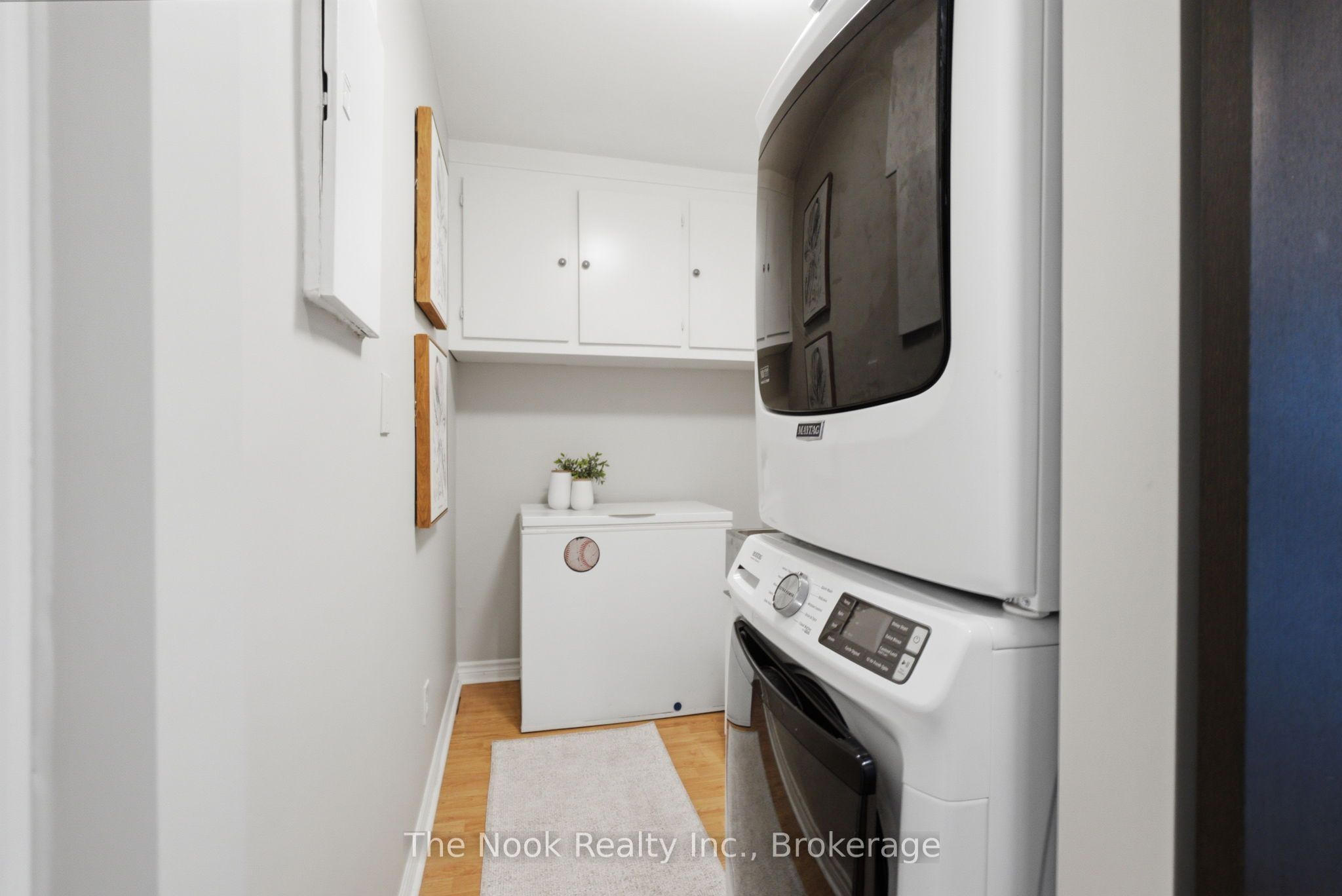 540 Mary Street E 1-3 Property Photo 30