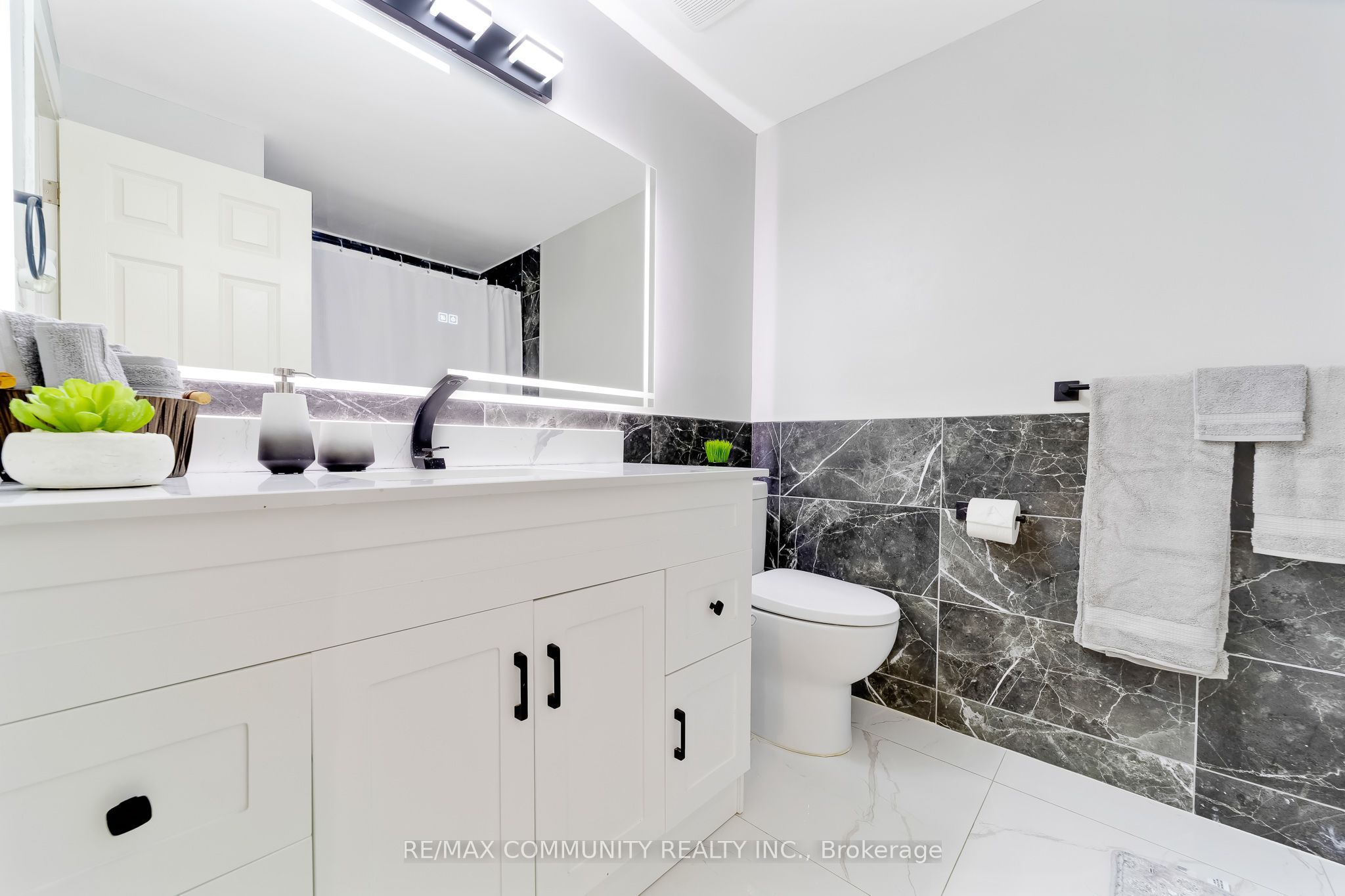 1055 Central Park Boulevard N 55 Property Photo 26