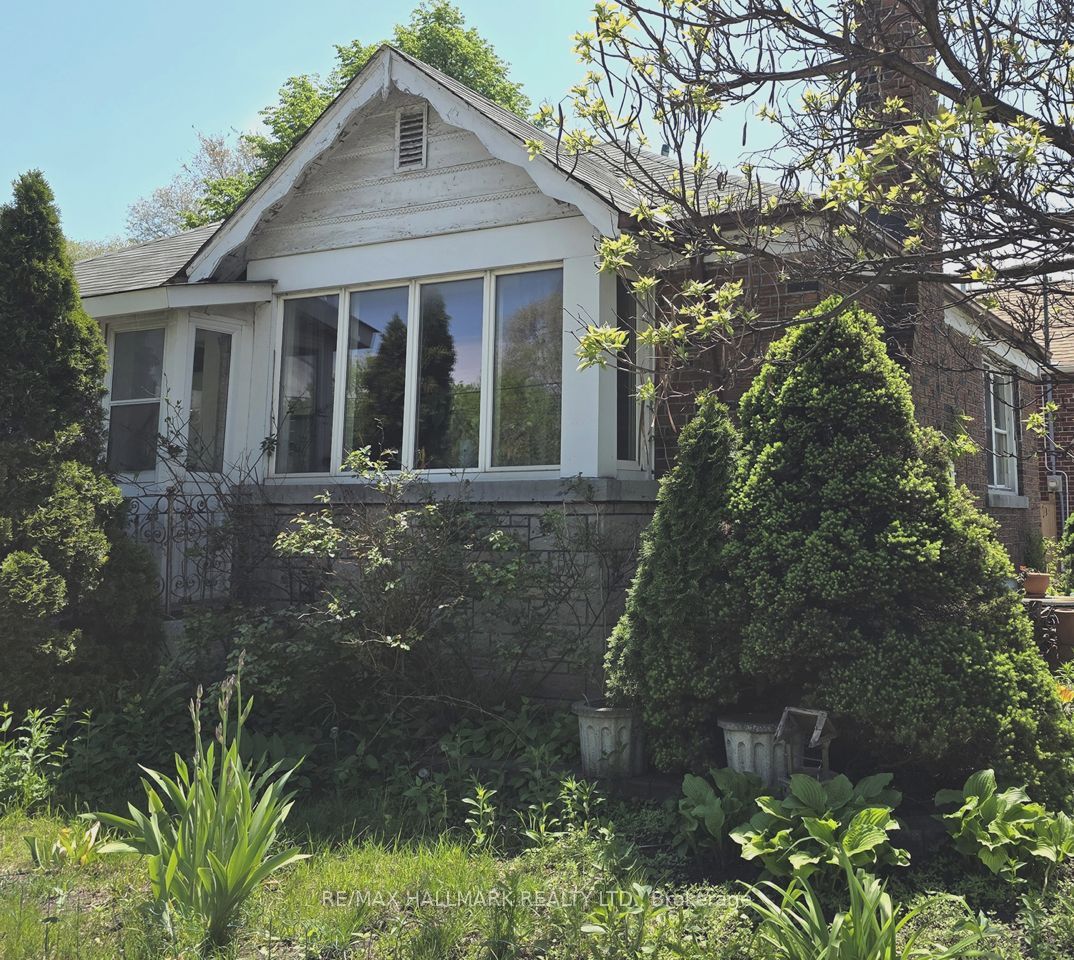 115 Lankin Boulevard Property Photo 1