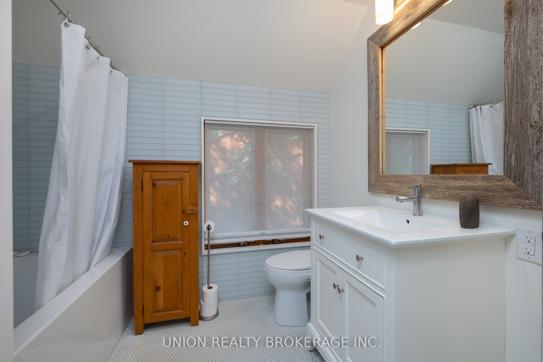 28 Victoria Park Avenue Property Photo 16