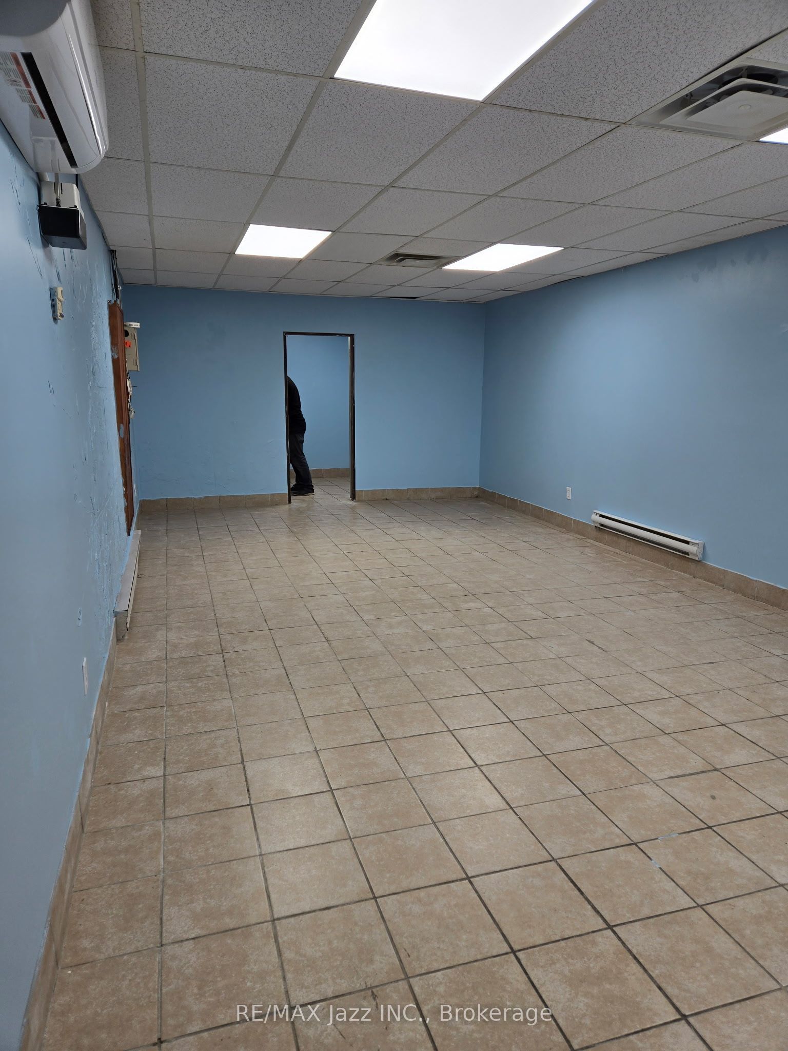 111 Simcoe Street N B1 Property Photo 4