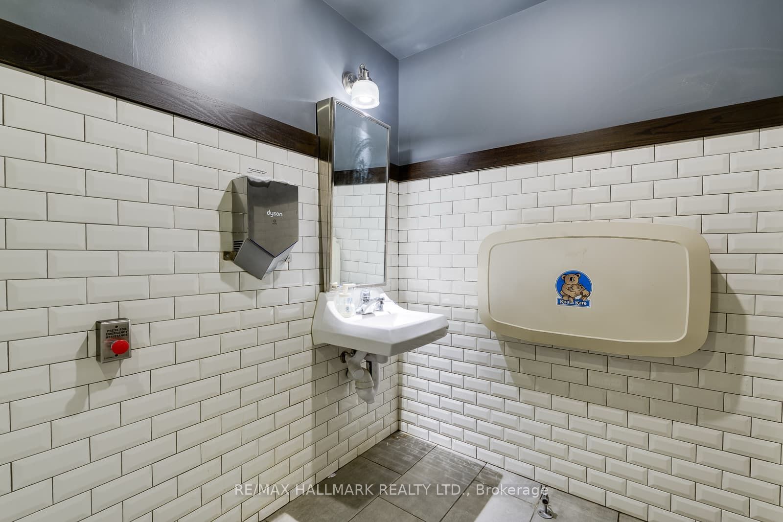 1417 Danforth Avenue Property Photo 21