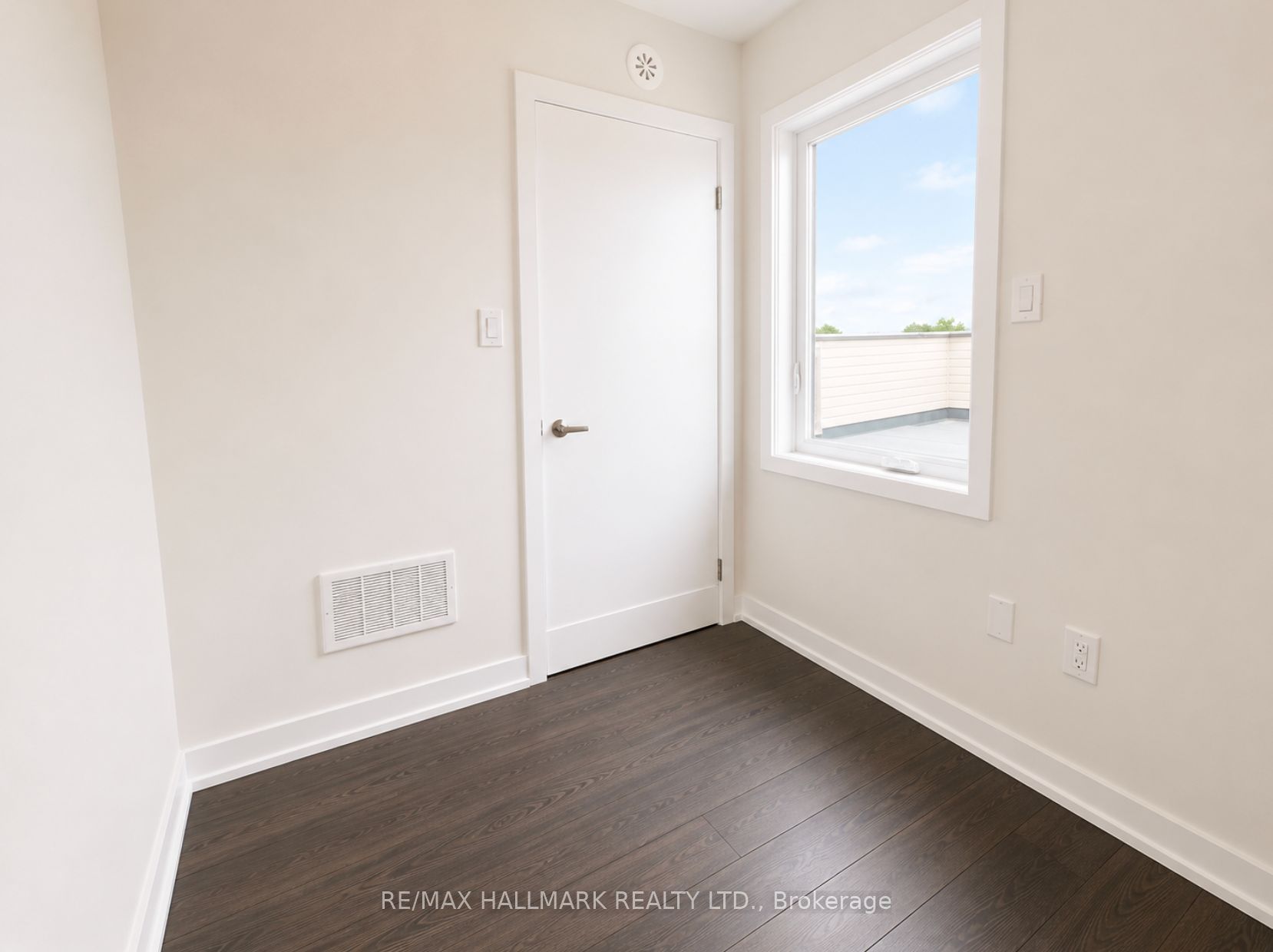 1865 Pickering Parkway S 101 Property Photo 24