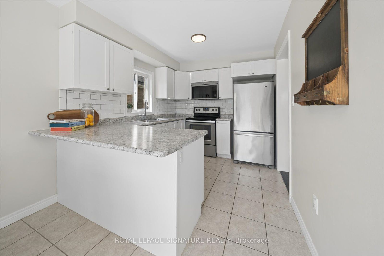 196 Mallory Street Property Photo 12