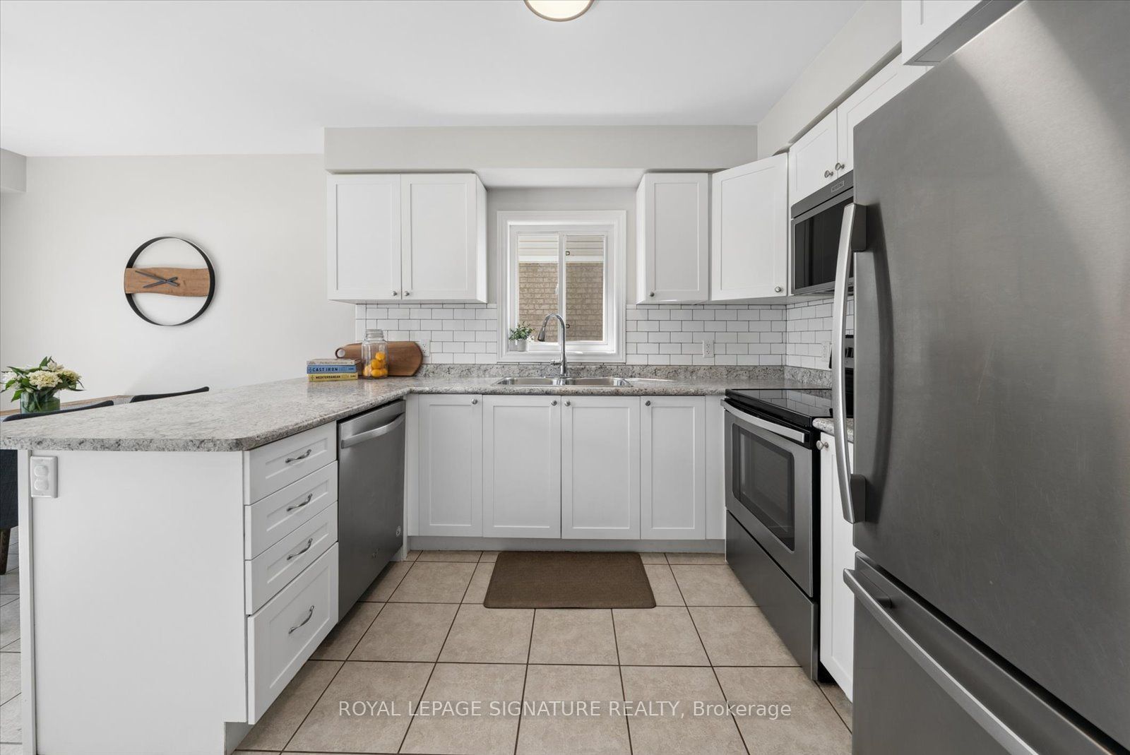 196 Mallory Street Property Photo 14