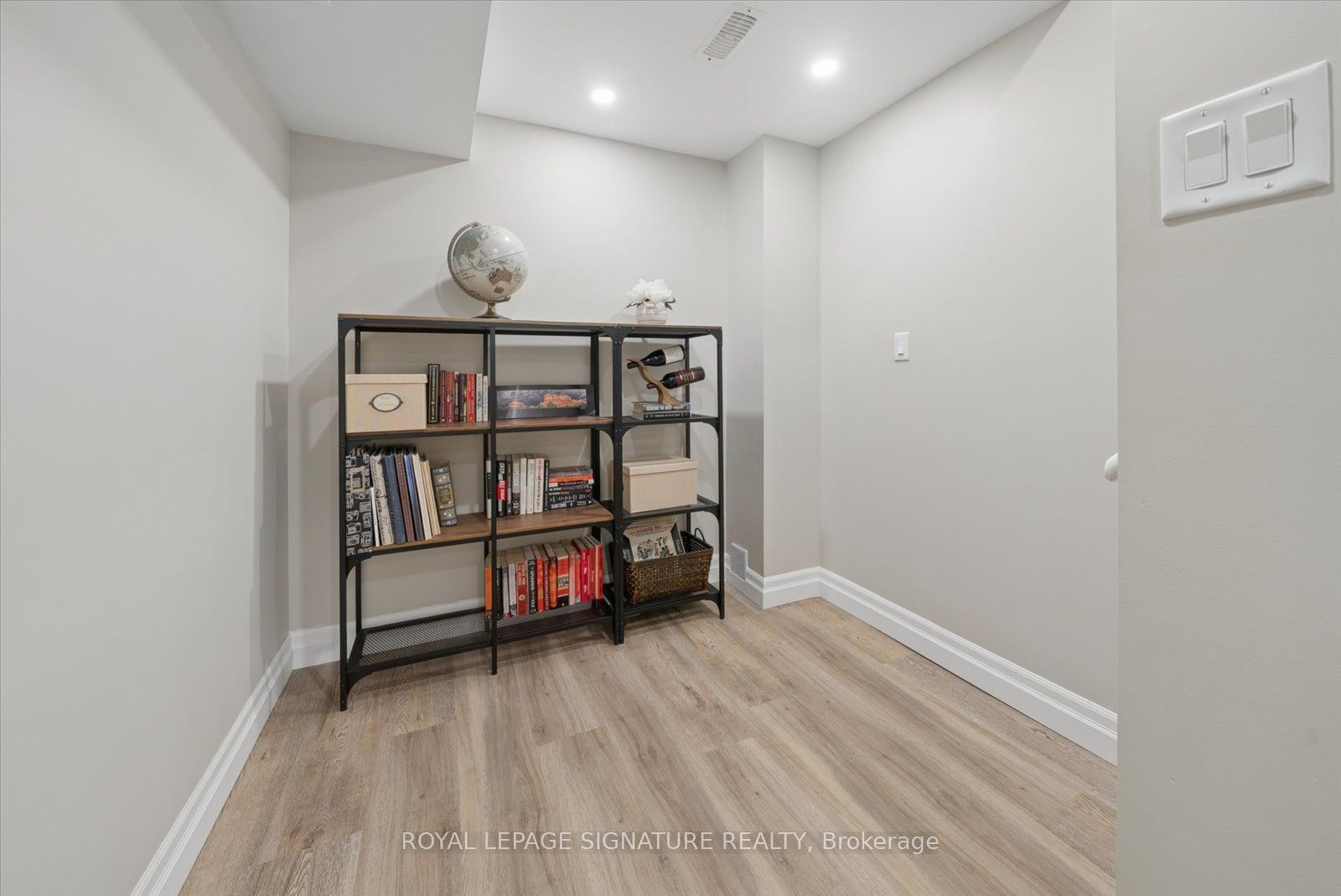 196 Mallory Street Property Photo 29