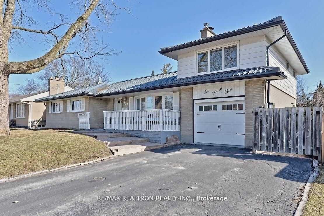 223 Cochrane St (BSMT) Street Property Photo 1