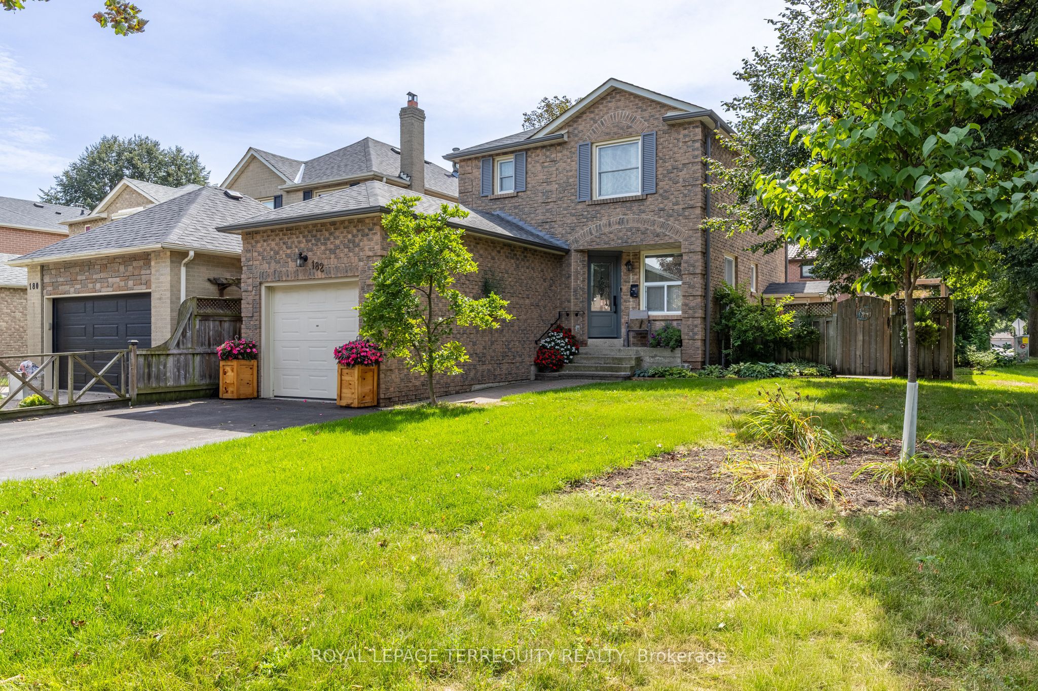 182 Chatfield Drive Property Photo 3