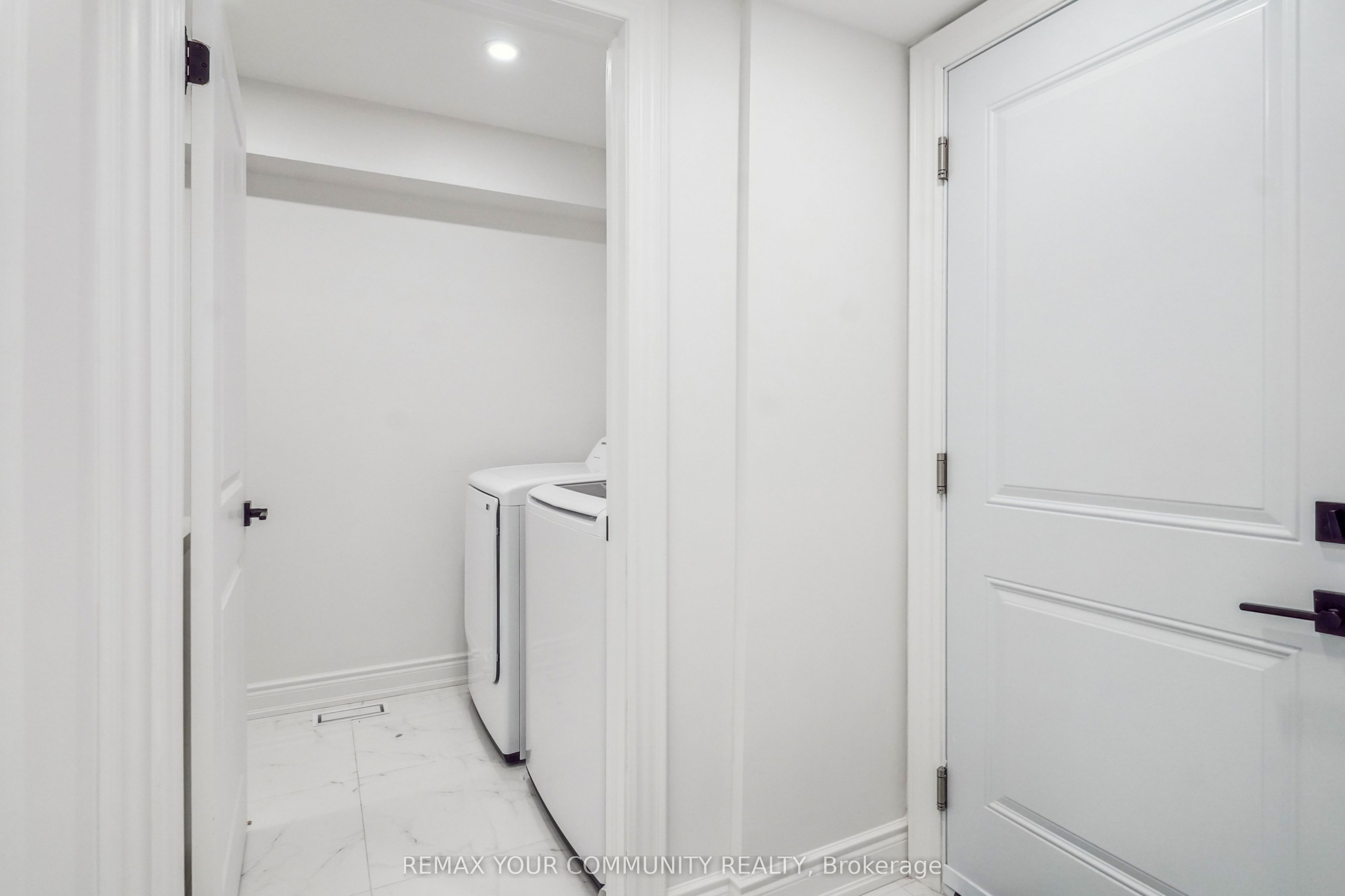273 Delaney Drive Property Photo 8