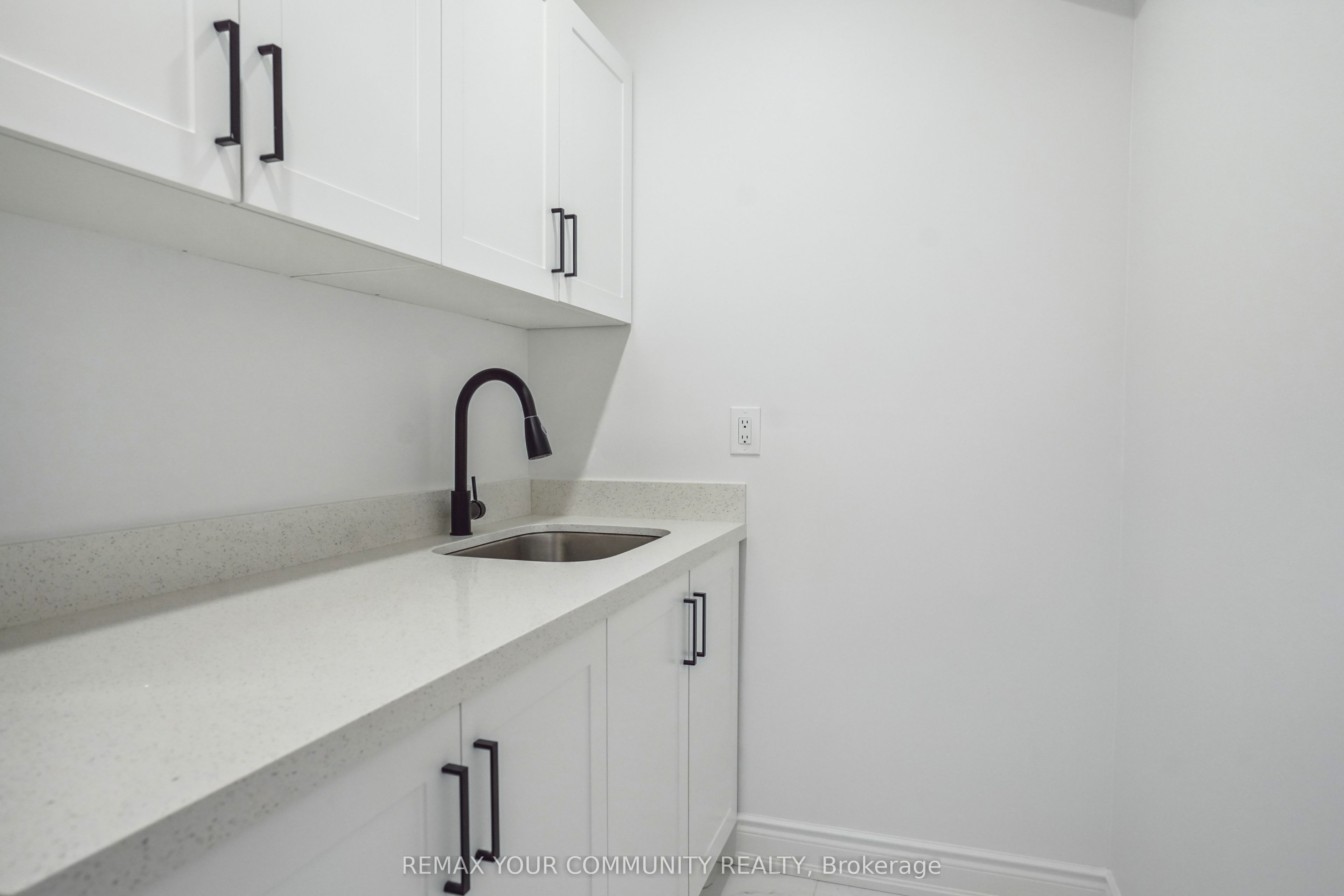 273 Delaney Drive Property Photo 10