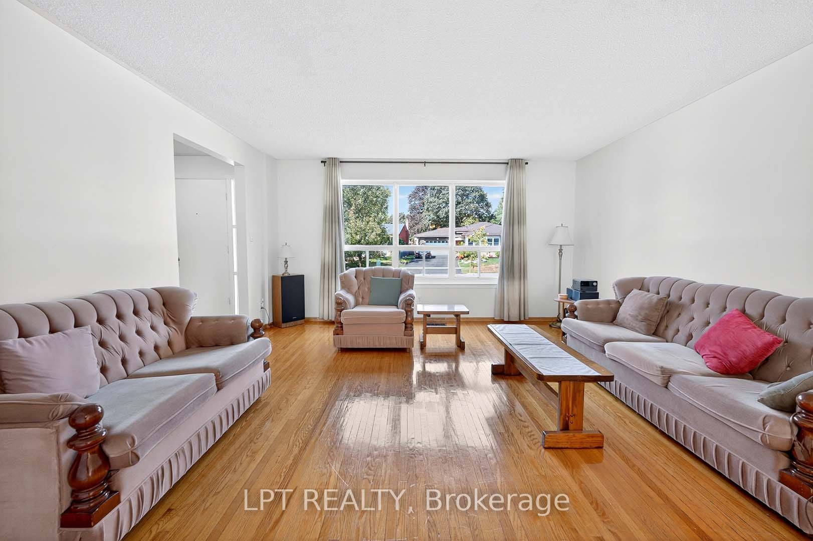 49 Kentish Crescent Property Photo 5