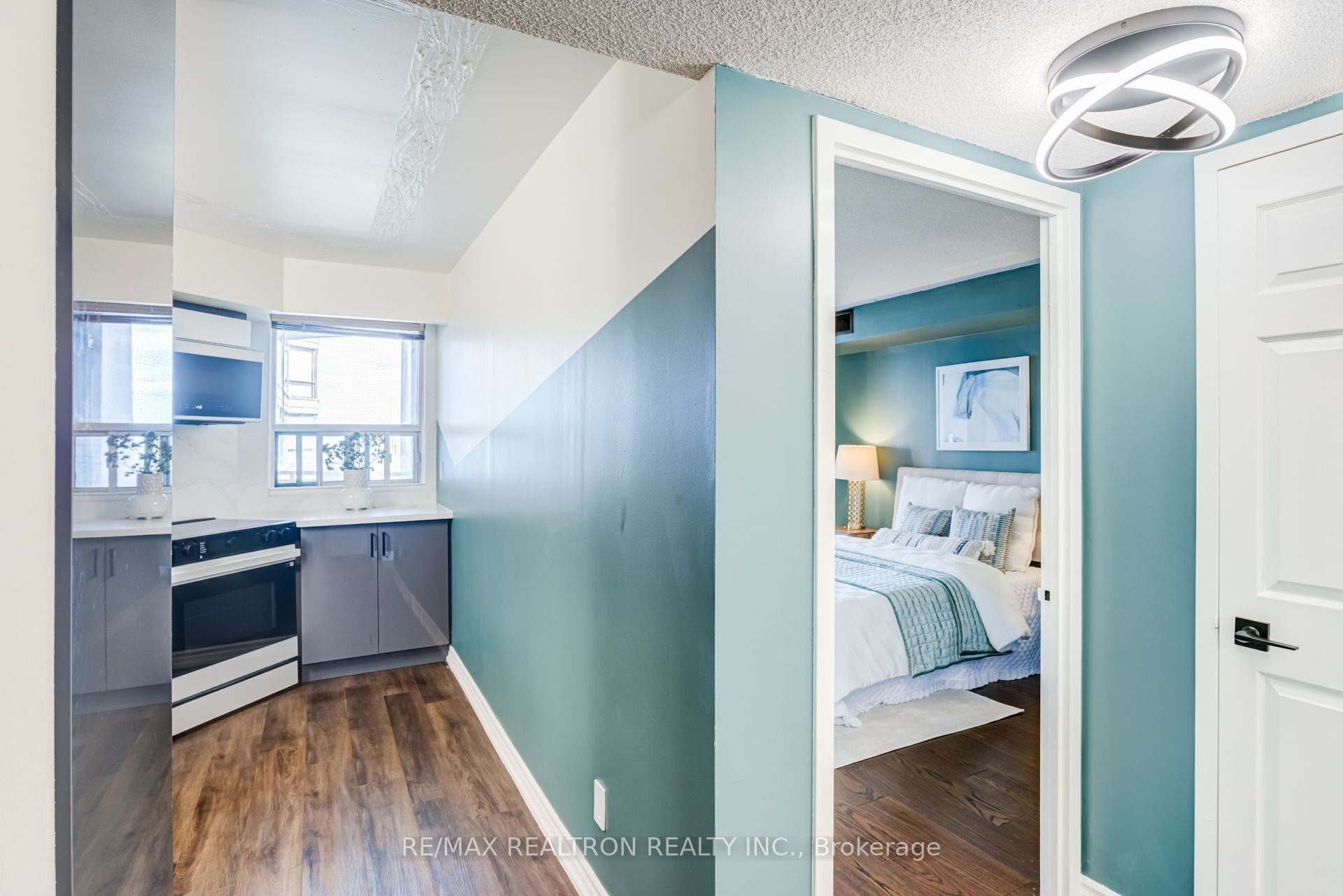4725 Sheppard Avenue E 1717 Property Photo 4