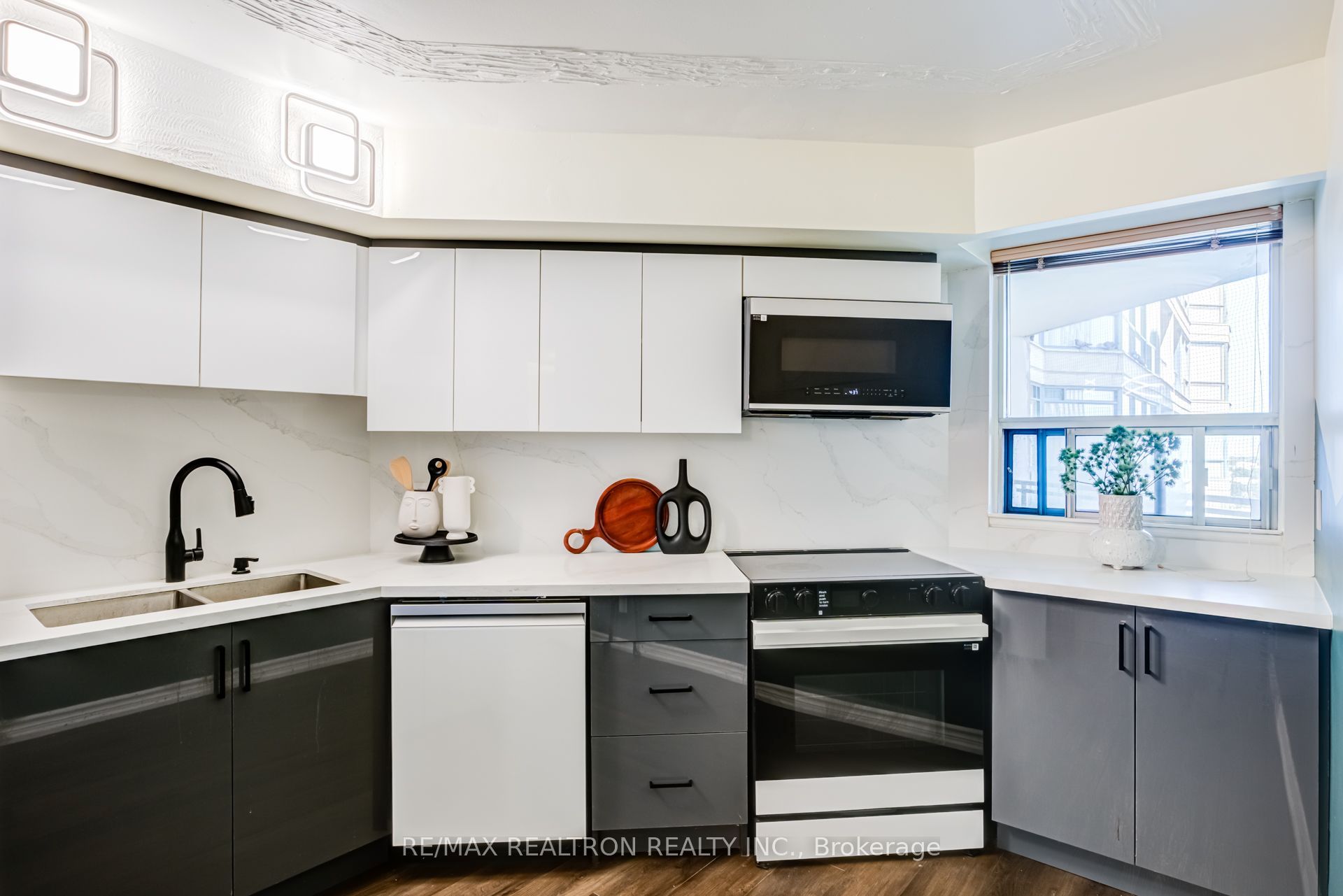4725 Sheppard Avenue E 1717 Property Photo 5